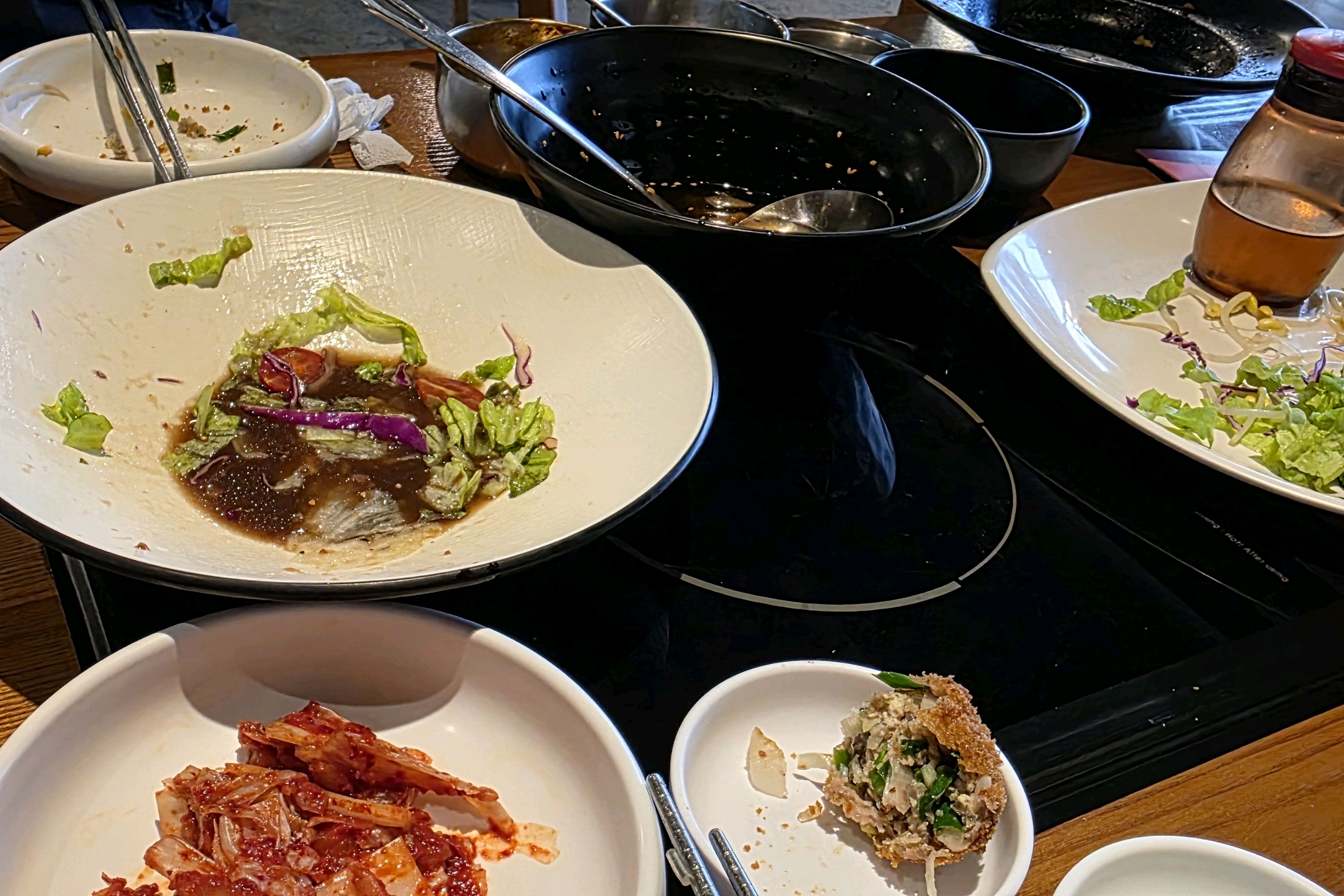 넴 맛있게 먹다보니 나온 음식 사진을 찍는다는 것이 못찌코 순삭한 다음에 찍었네요 ㅎㅎ - 인천 맛집 해가연만두