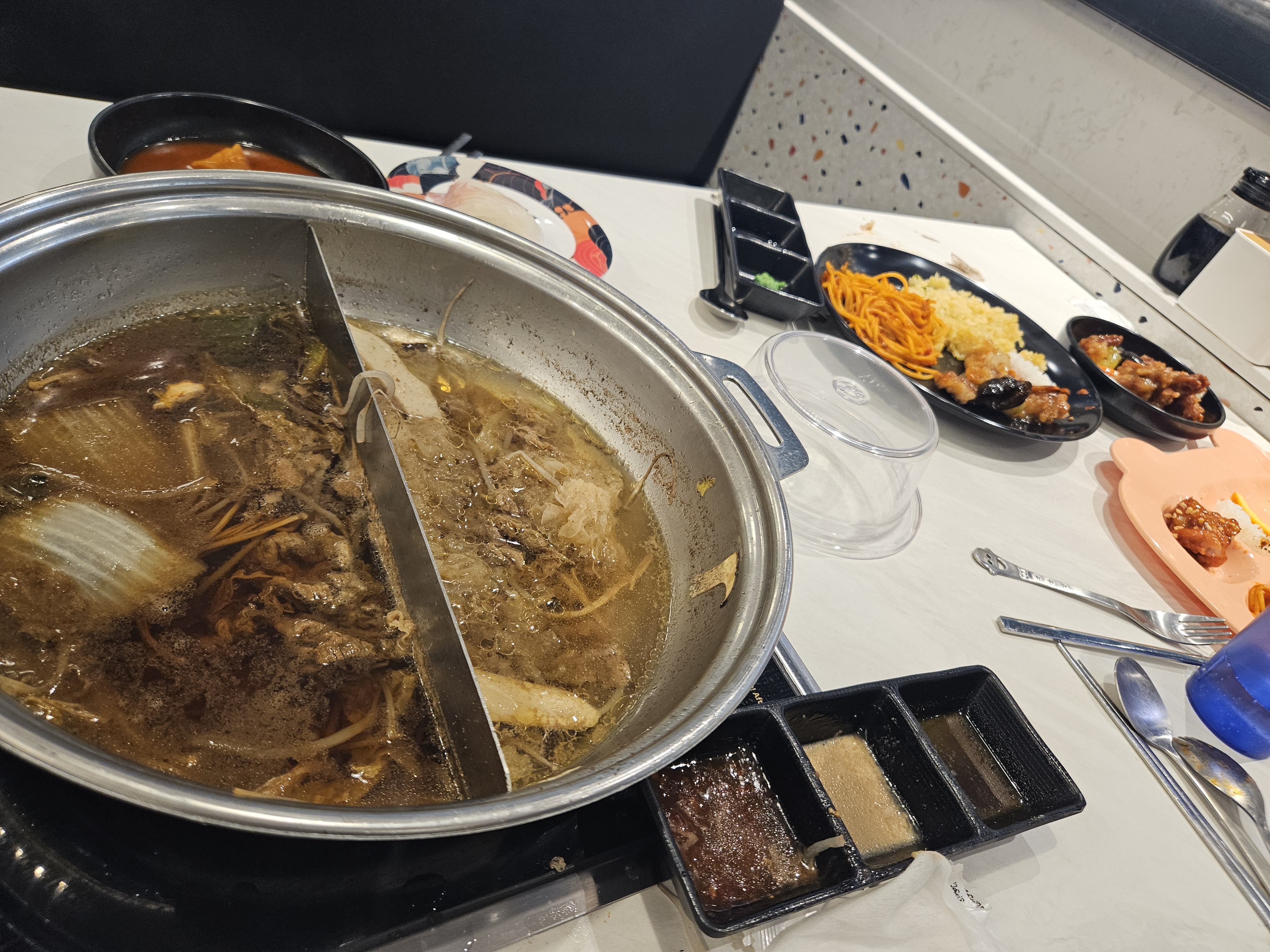 가족이 모두와서 한끼먹기 참 좋은거같아요! - 부산 명지 맛집 샤브야키 부산명지점