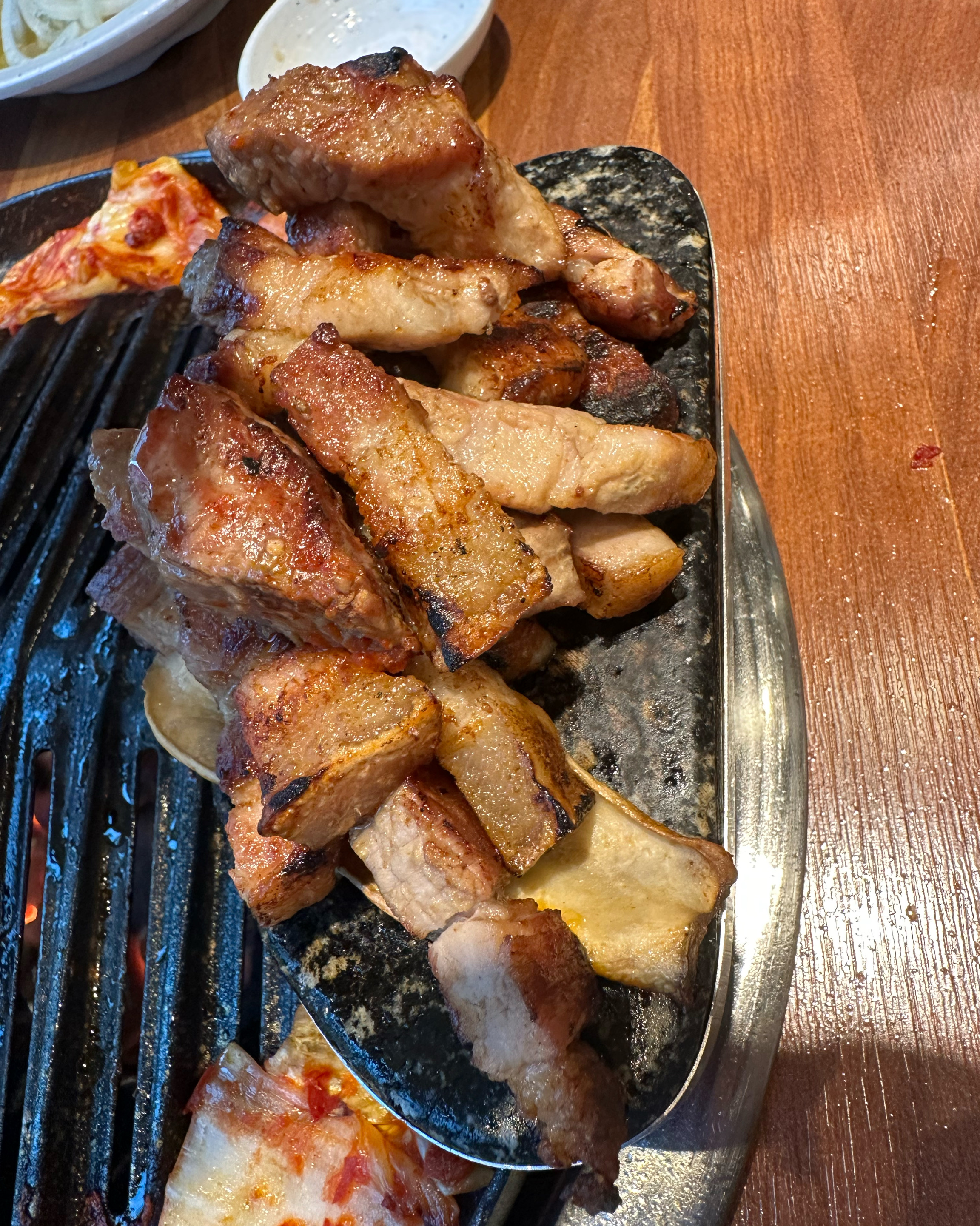 고기도 맛잇고 기본으로 나오는 반찬구성도 너무 알차요!!ㅎㅎㅎ - 불당동 맛집 한마음정육식당 천안신불당점