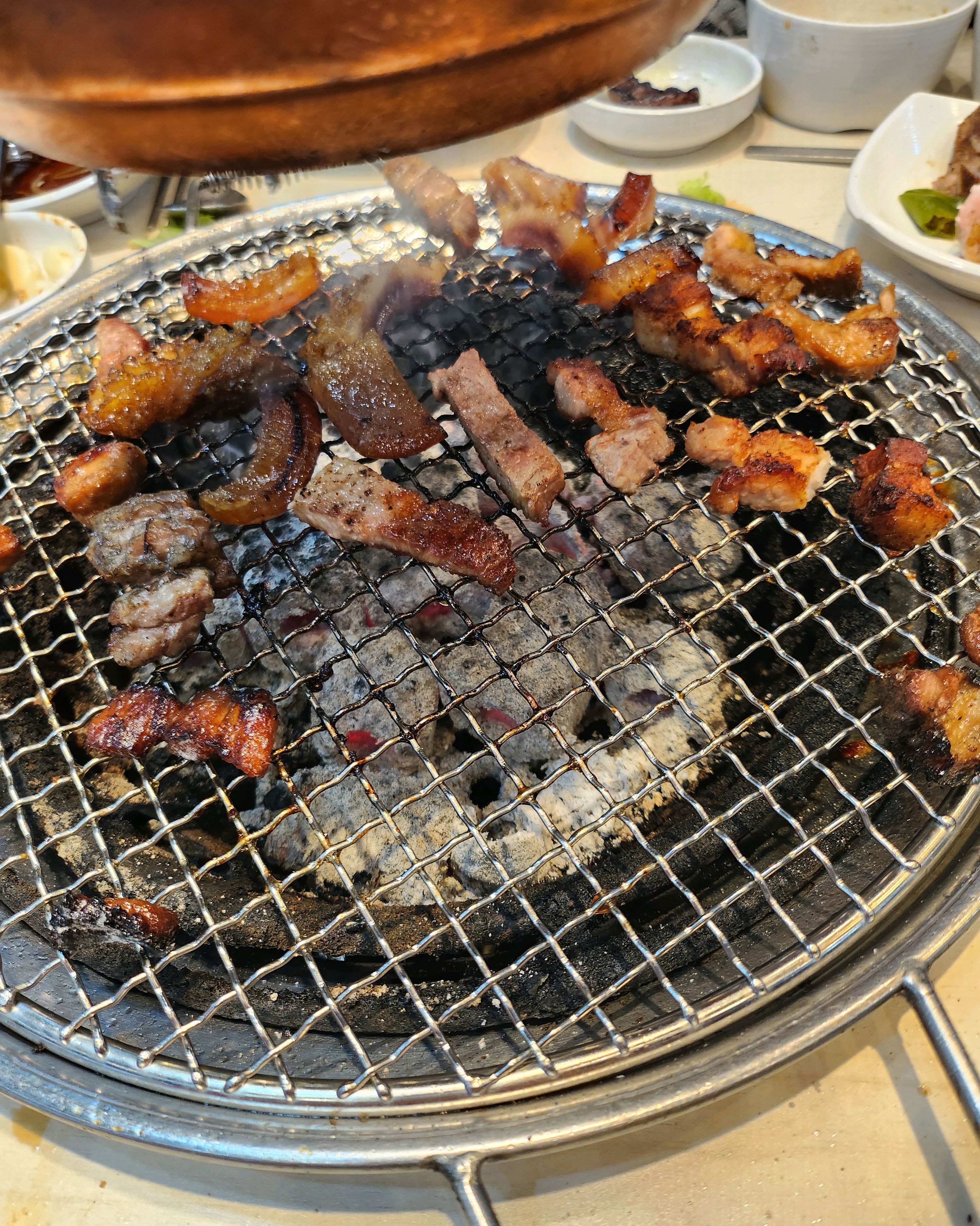 세번째 방문인데 올때마다 가게가 복잡하지도않고 편하게 맛있게 잘 먹고갑니당^^ - 학익동 맛집 명륜진사갈비 인천학익점