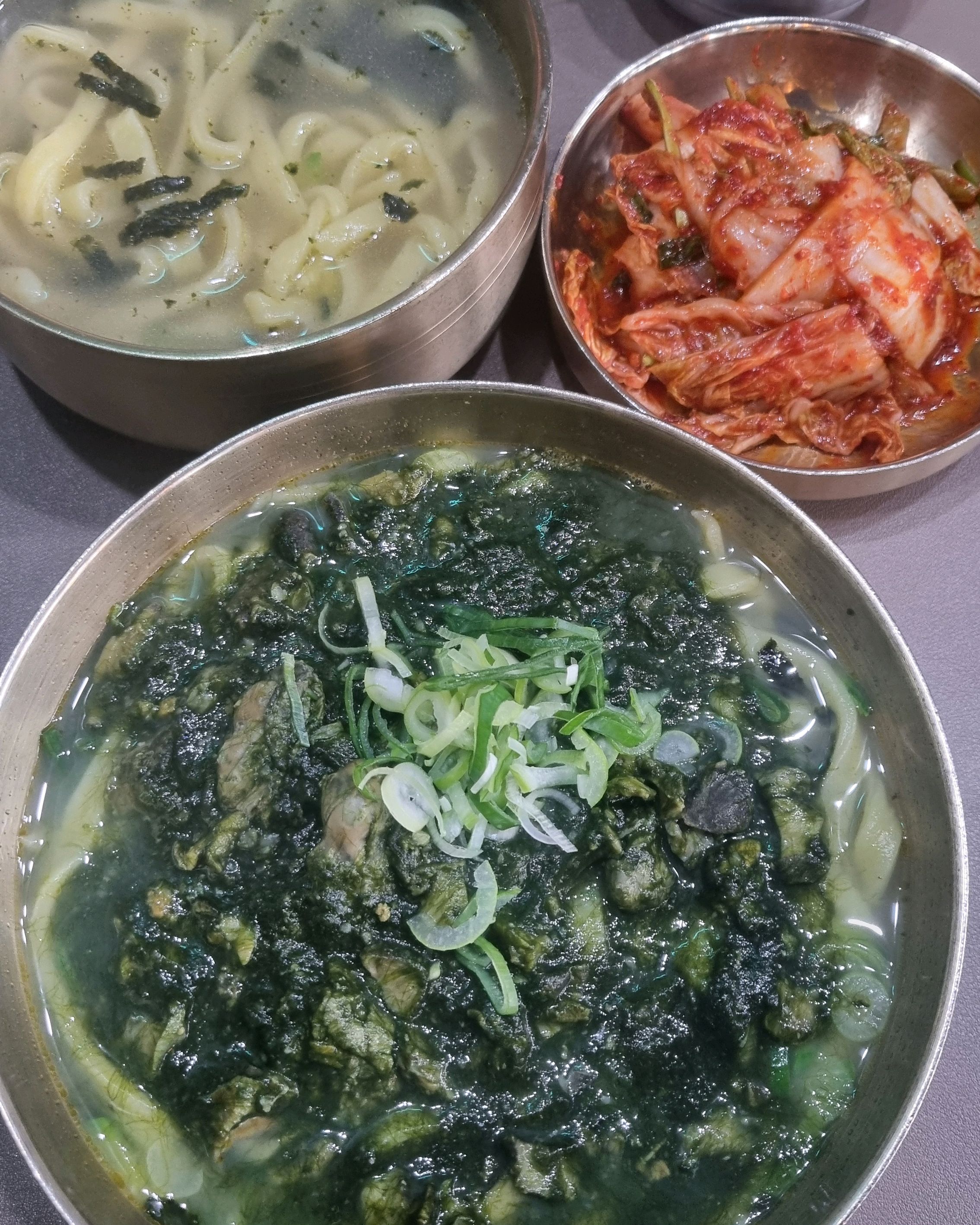 골방칼국수도 맛있고, 아들 입맛에도 어린이 칼국수 딱이네요^^ 김치도 너무 맛있어요~ - 불당동 맛집 종로제면소