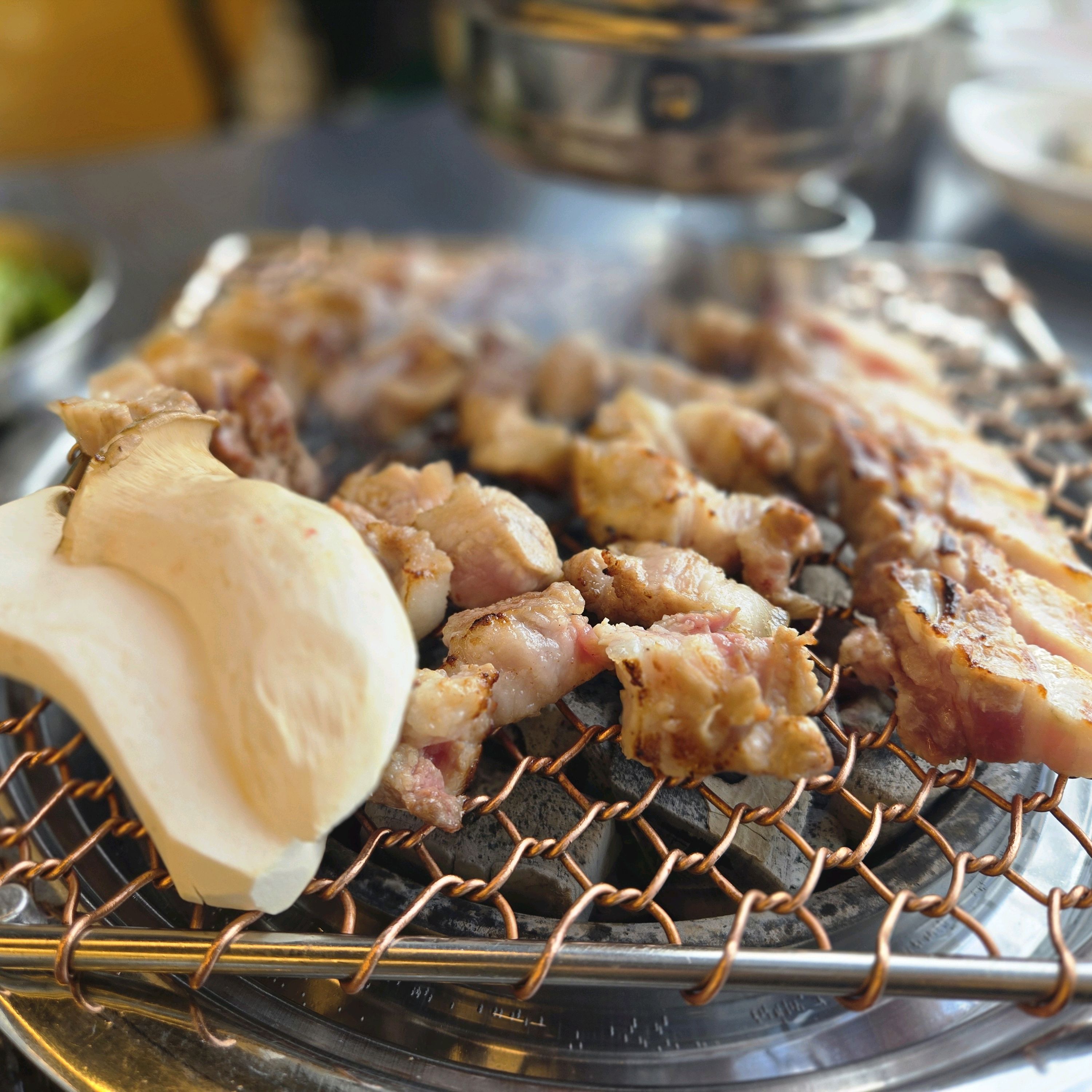 검색후 왔는데.너무 맛나게 먹었어요 아이들도 꼬들하다며 잘먹네요^^또올게요 - 제주 맛집 포도원흑돼지