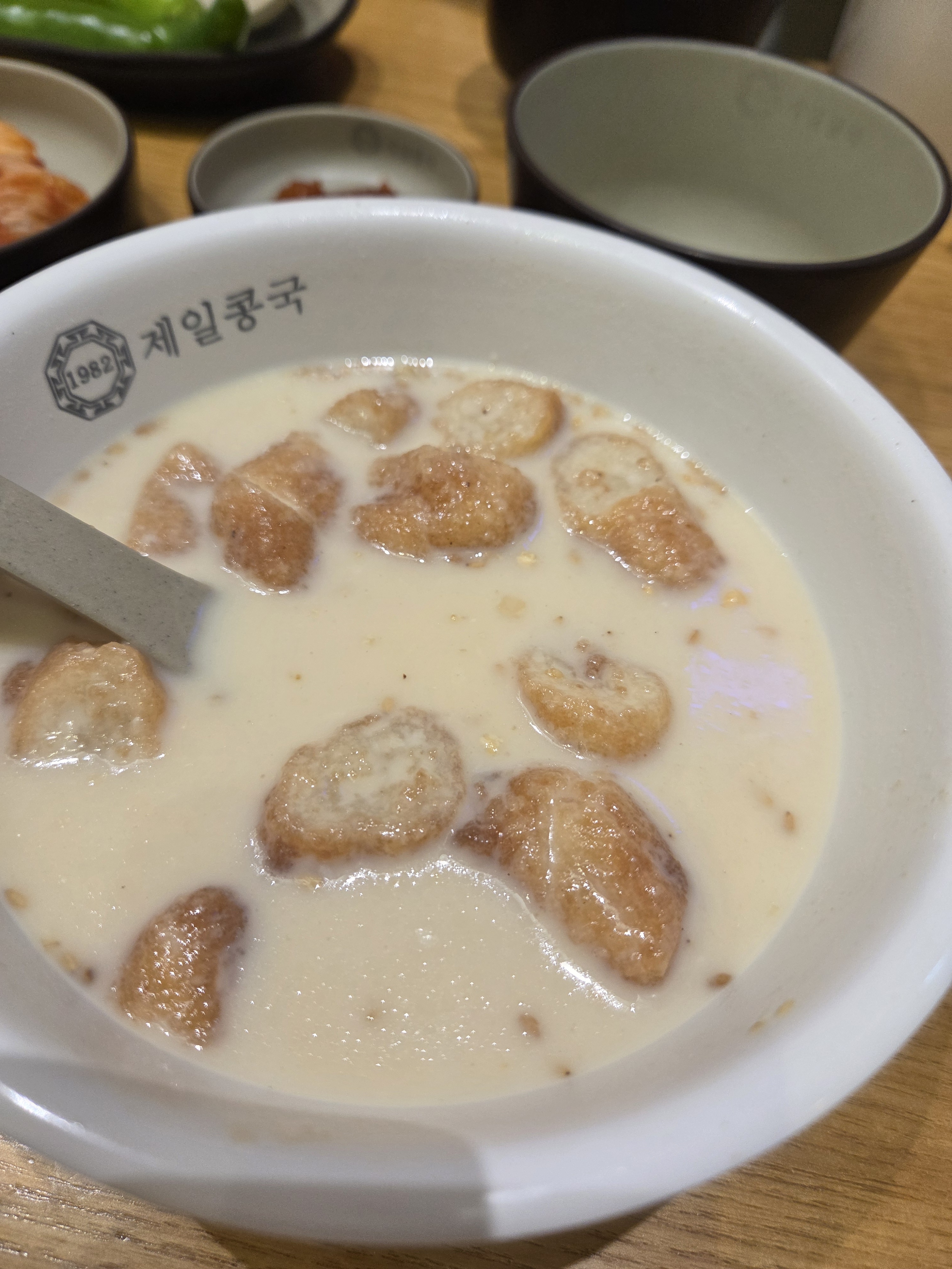올때마다 먹는곳! 고소하고 속풀이로도 굿! - 대구 맛집 제일콩국