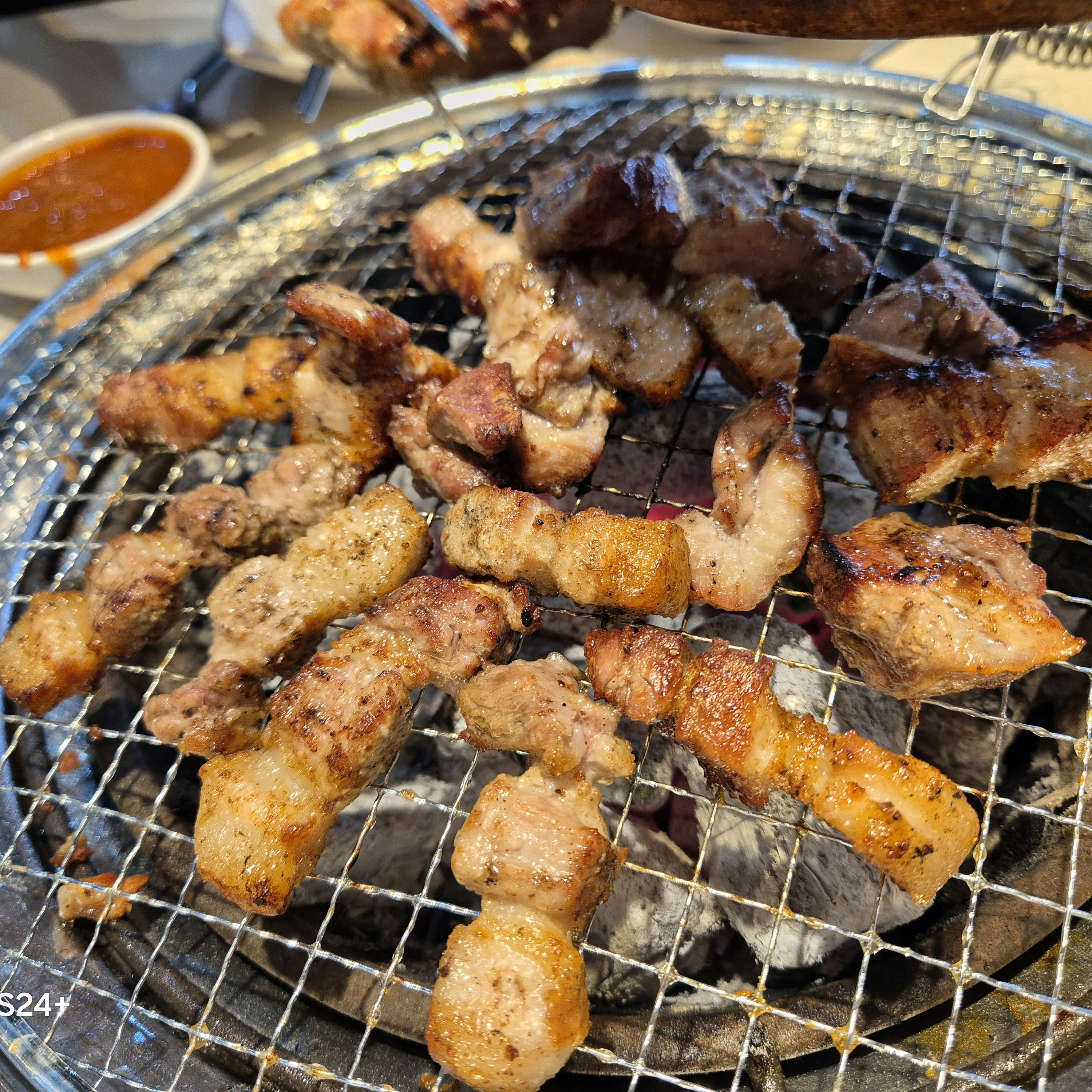 부모님 모시고 한남동에서 꼭 오는곳 - 교하 맛집 명륜진사갈비 교하점