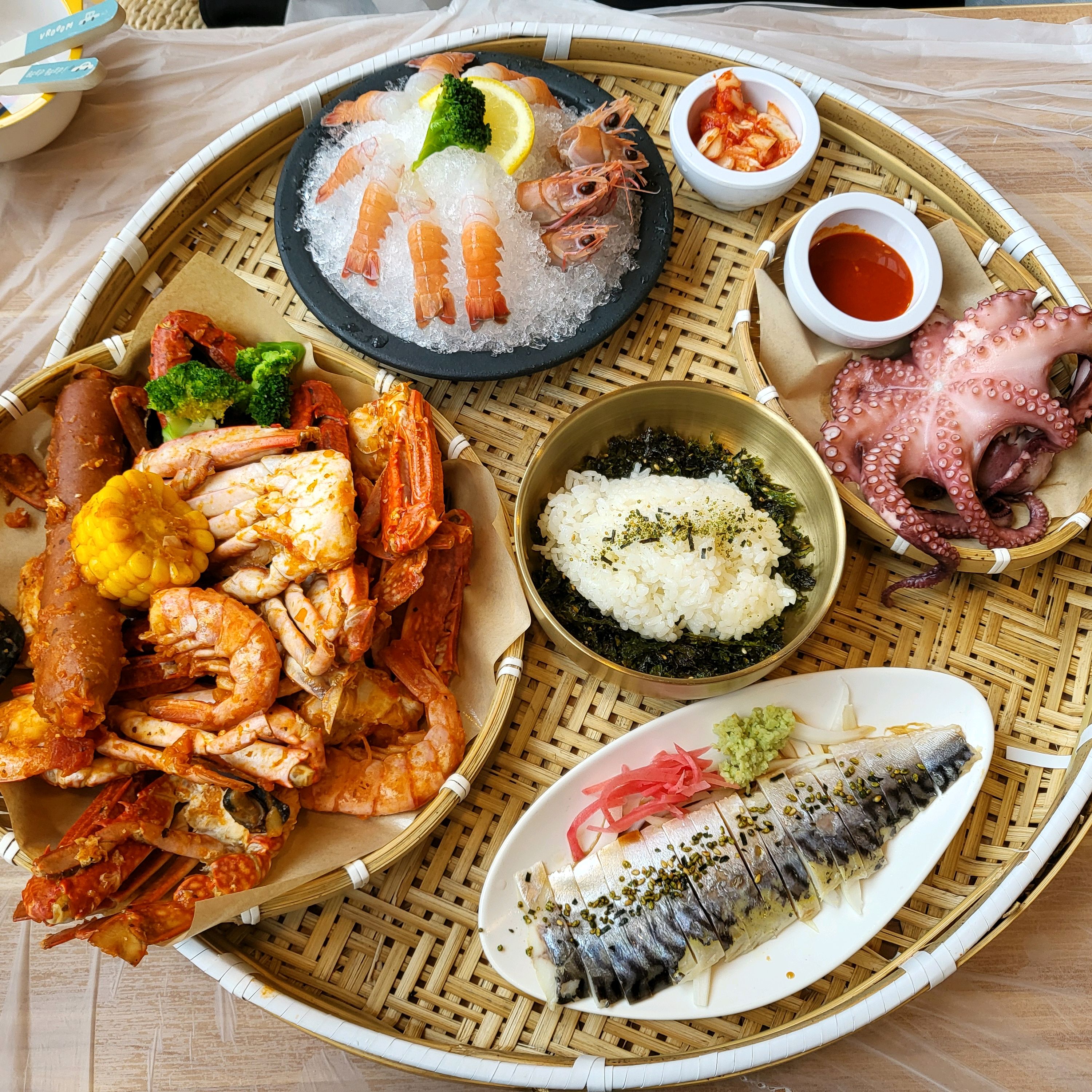 협재 해수욕장 왔다가 방문 했어요~ 바로 먹을수 있어서 좋았어요~ 꽃게도 맵지않아 아이도