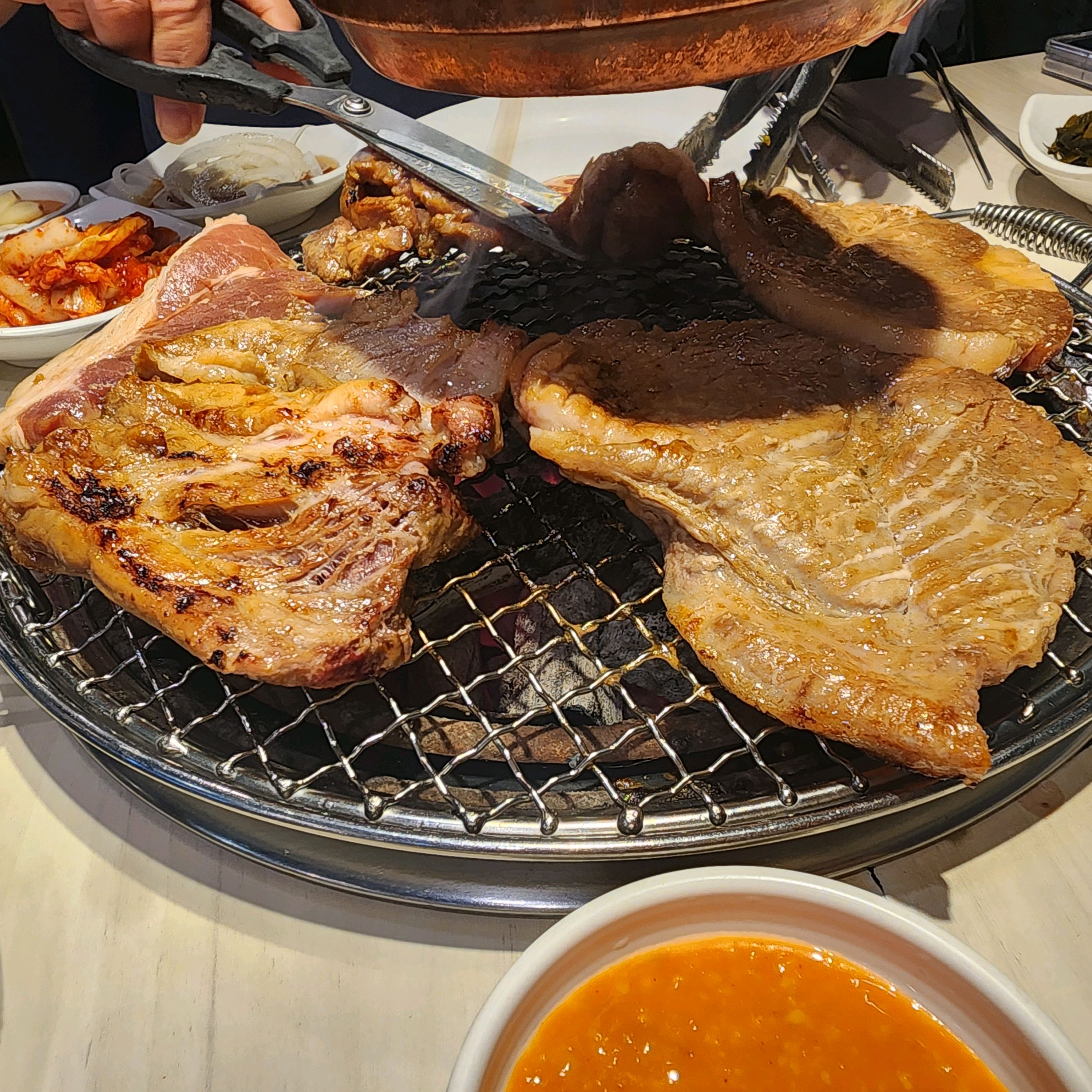 동묘에 나들이 나왔다 점심먹을려고 들어 왔네요. 배부르게 맛있게 먹어요. - 동묘 맛집 명륜진사갈비 서울동묘점