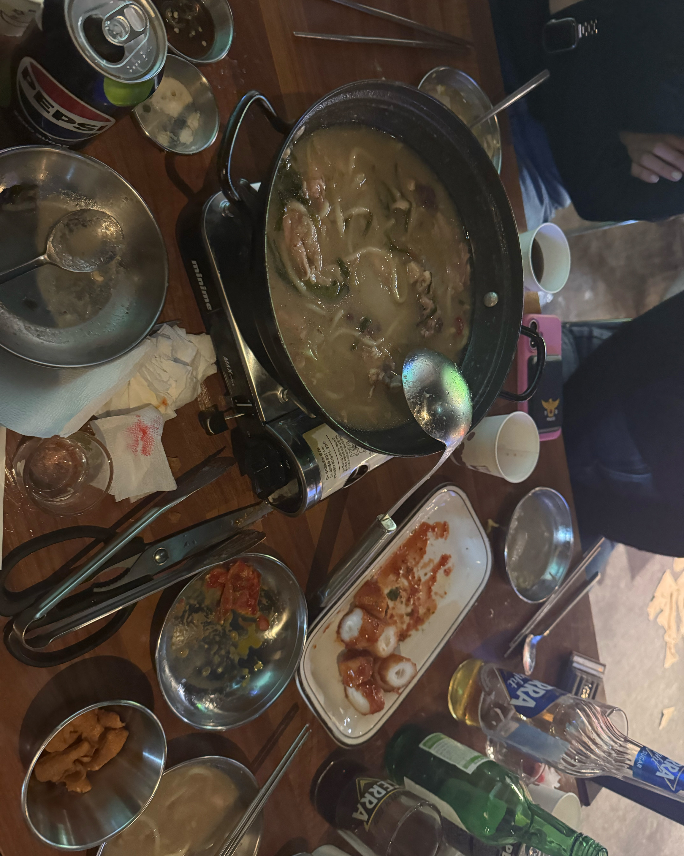 친구 생일파티로 방문했어요! 2번째 방문인데 대대만족입니당 서비스로 주신 치즈스틱도 잘 먹