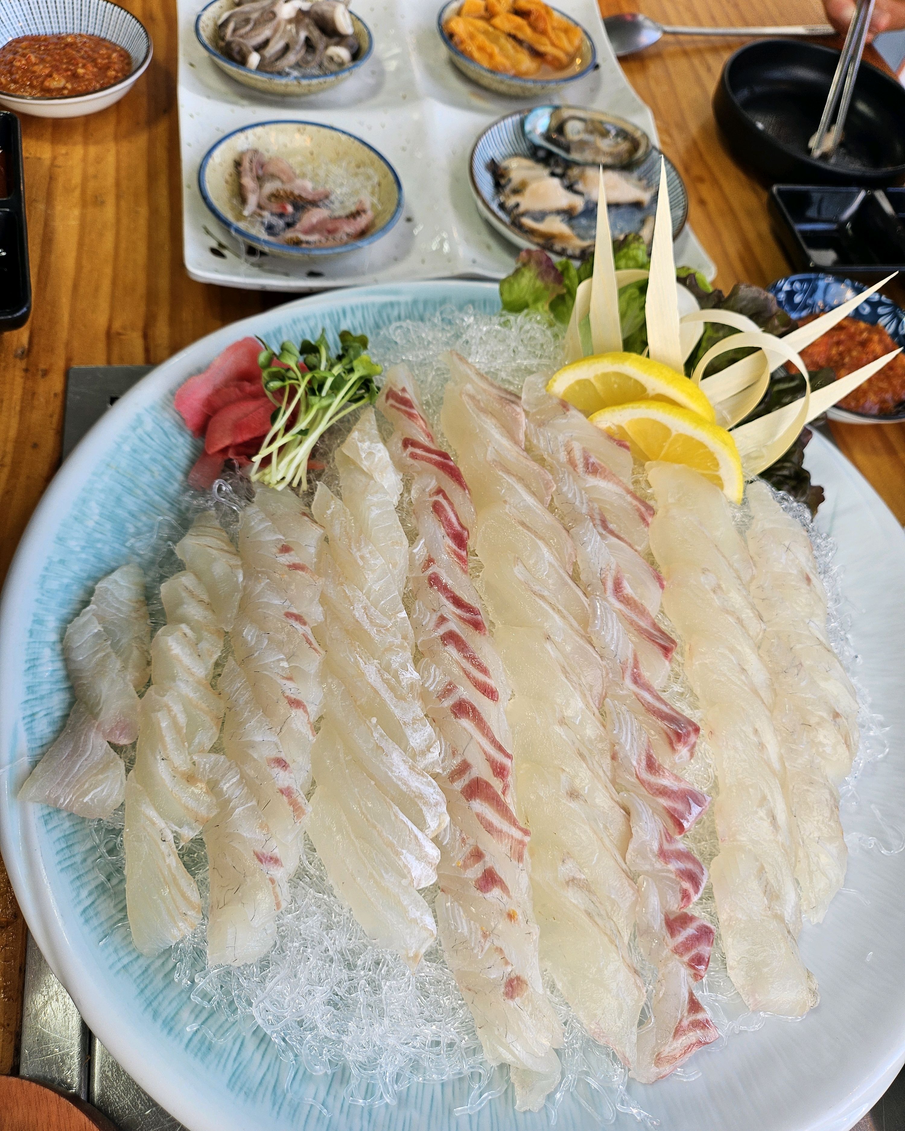 초,중,대 그리고 우리부부 - 제주 맛집 전망좋은횟집&흑돼지 성산본점