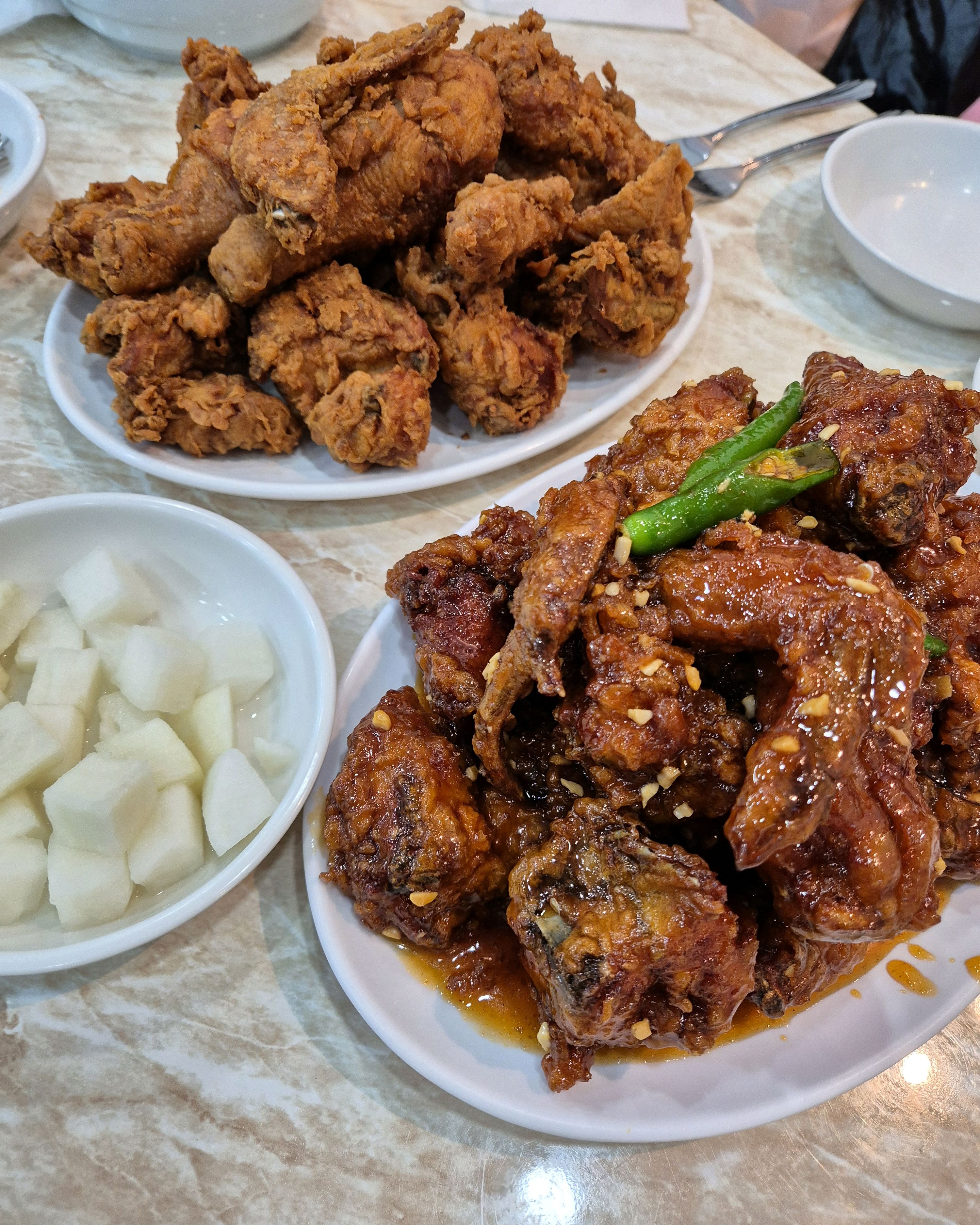 대기는 길지만 역시 맛있어요 - 인천 맛집 원조신포닭강정