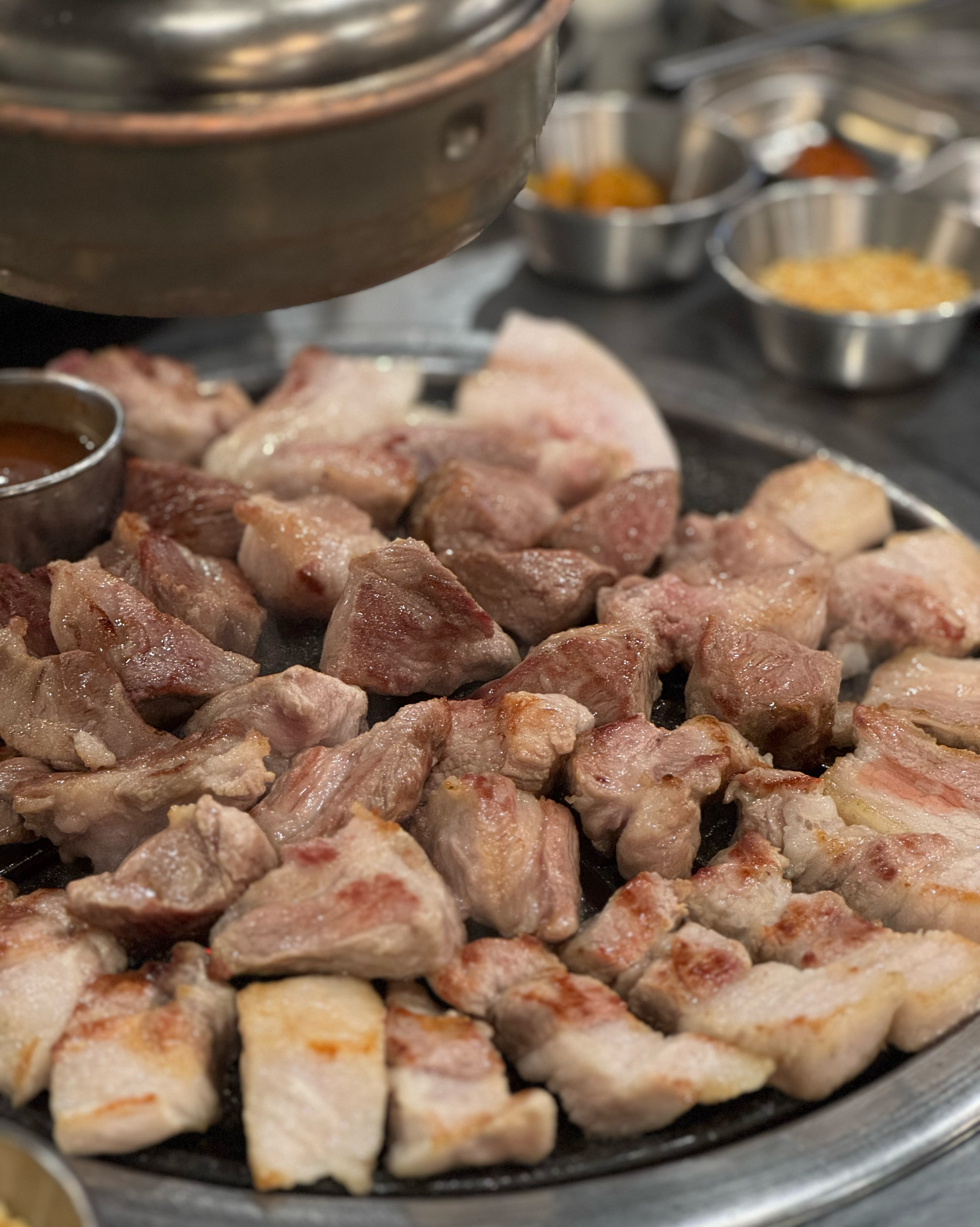 가족끼리 여행와서 먹었는데 너무 맛있어요~ 직접 구워주시니 더 좋아요👍🏻 - 제주 맛집 문치비 서귀포신시가지점
