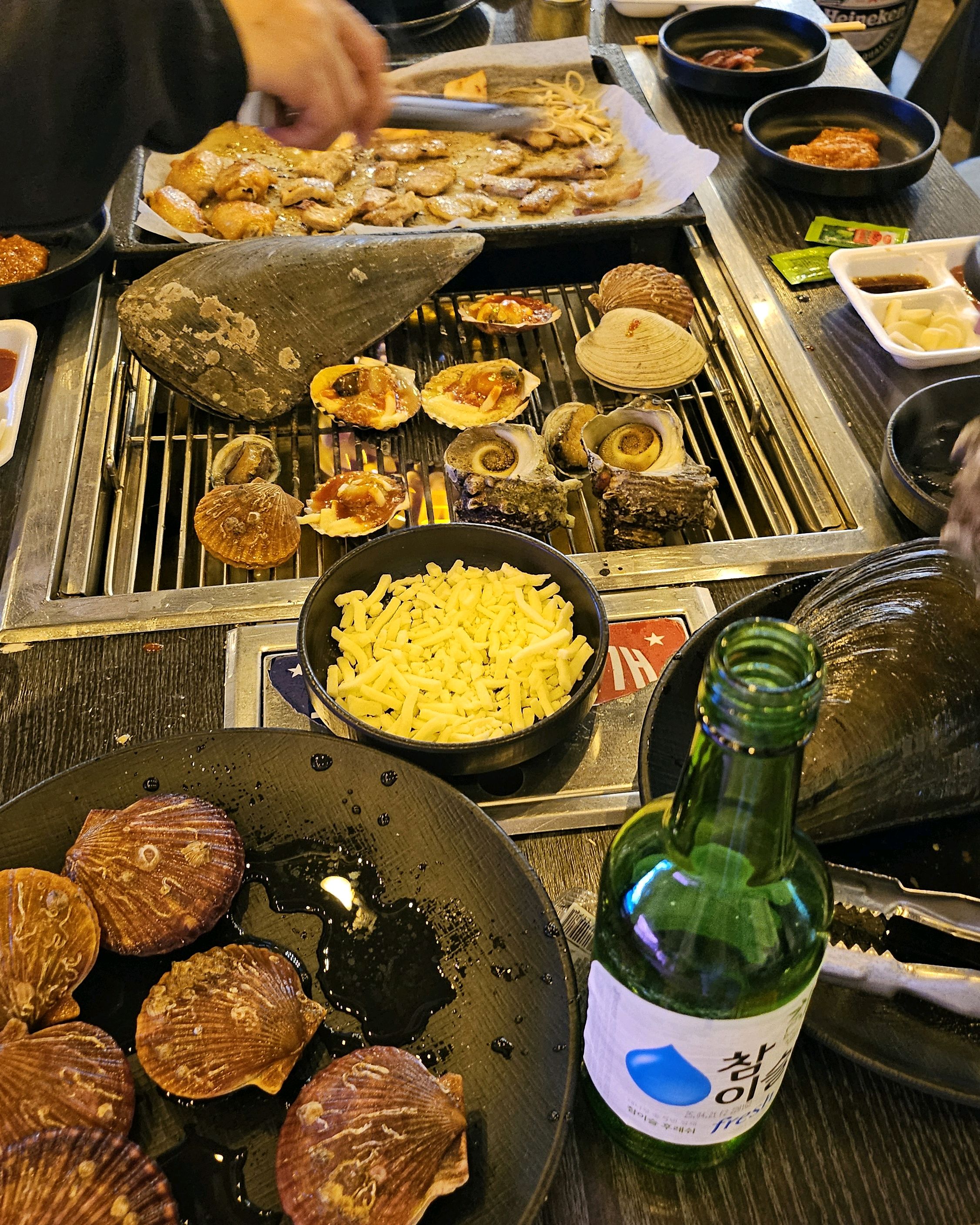 해산물이신선하고 고기 종류도 많아요 - 불당동 맛집 영광조개구이 무한리필 천안불당점