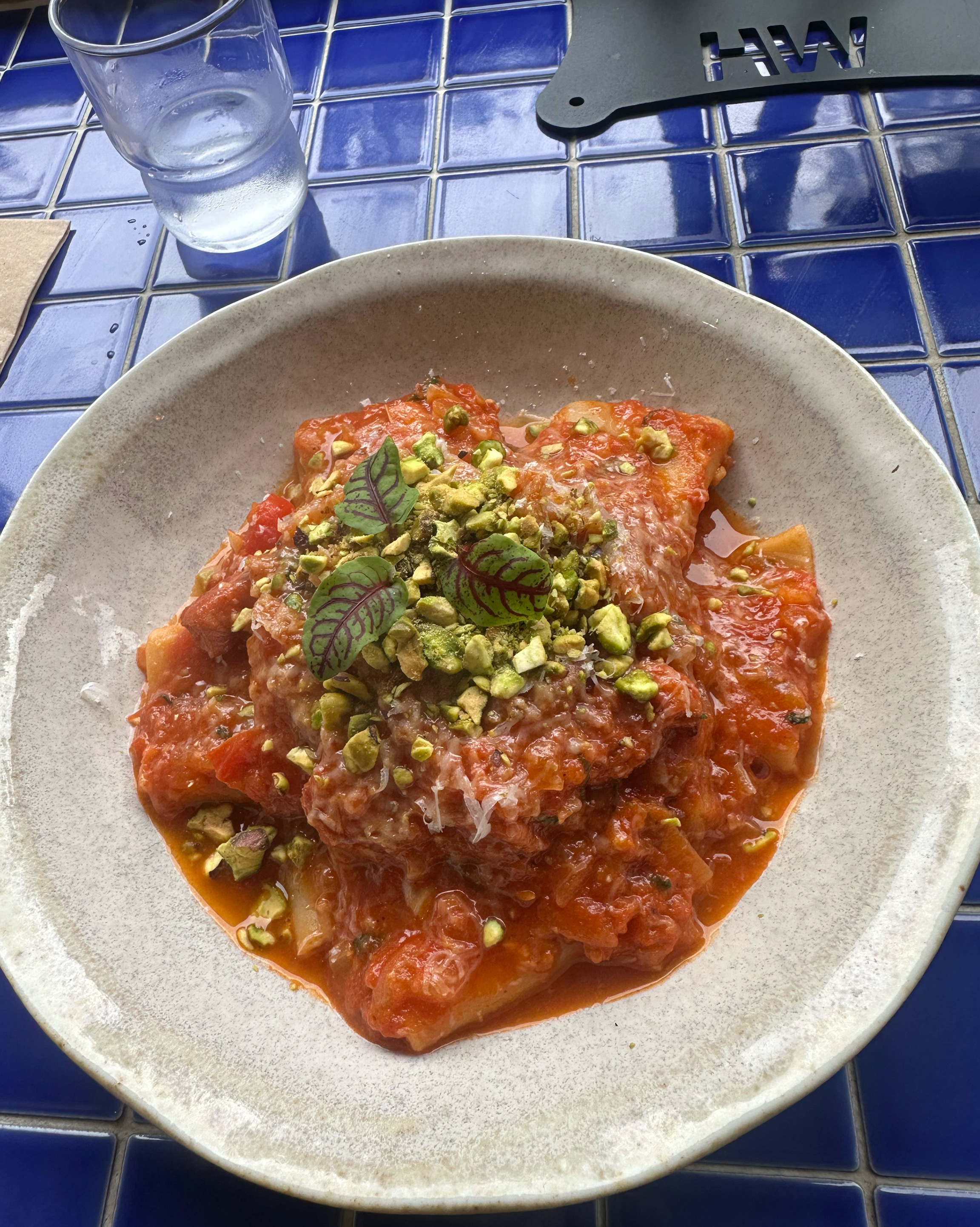 트러플 뇨끼랑 토마토 파스타 먹었는데 정말정말 맛있고 식당 분위기가 너무 좋아요!! 지방에