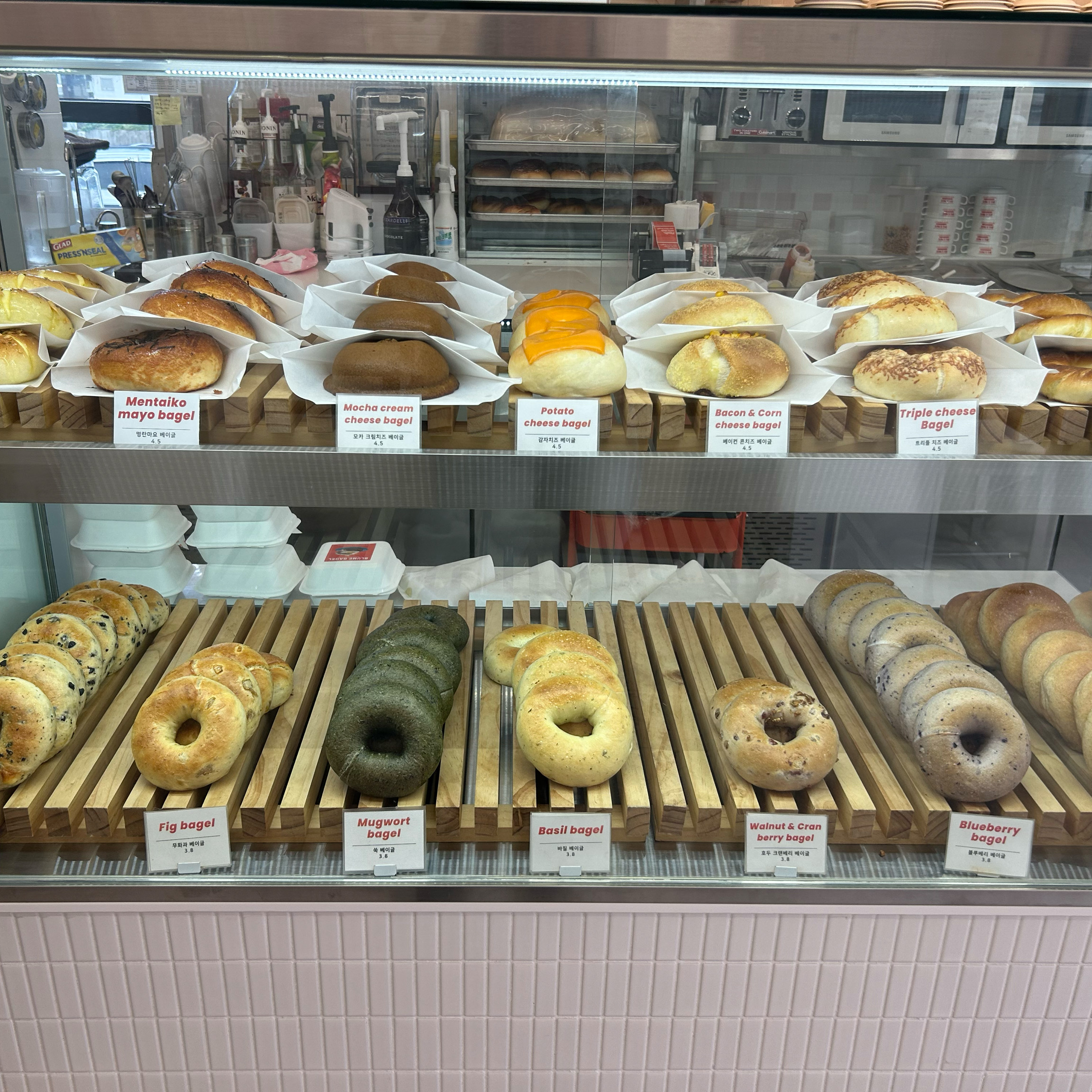 브런치 먹으러 방문했어요~! 평이 되게 좋아서 기대했는데 기대만큼 맛있네요~ 날씨 좋아서 