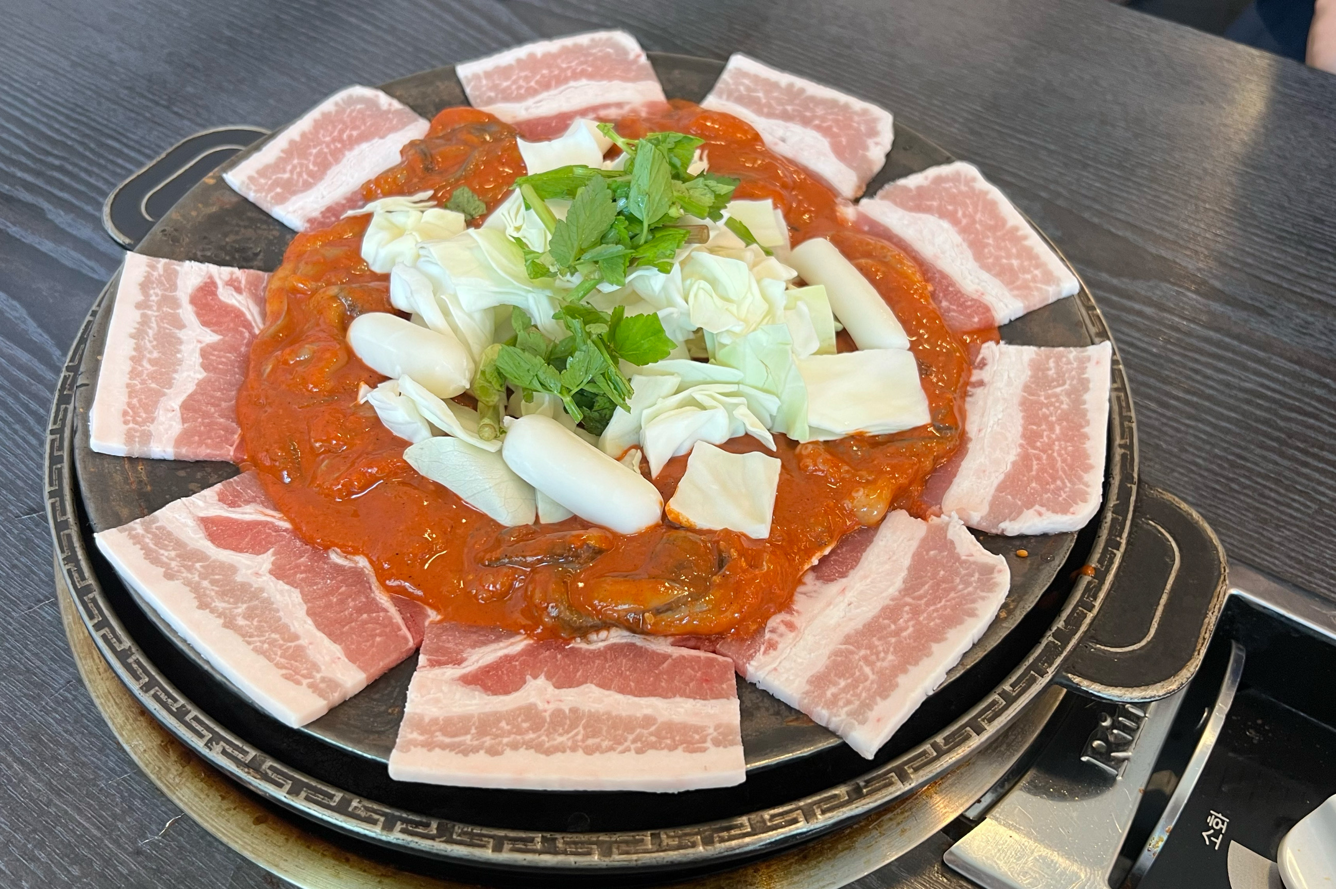 사이드가 풍부하고 직원분들이 친절해용 - 제주 맛집 매우릉쭈꾸미 함덕점