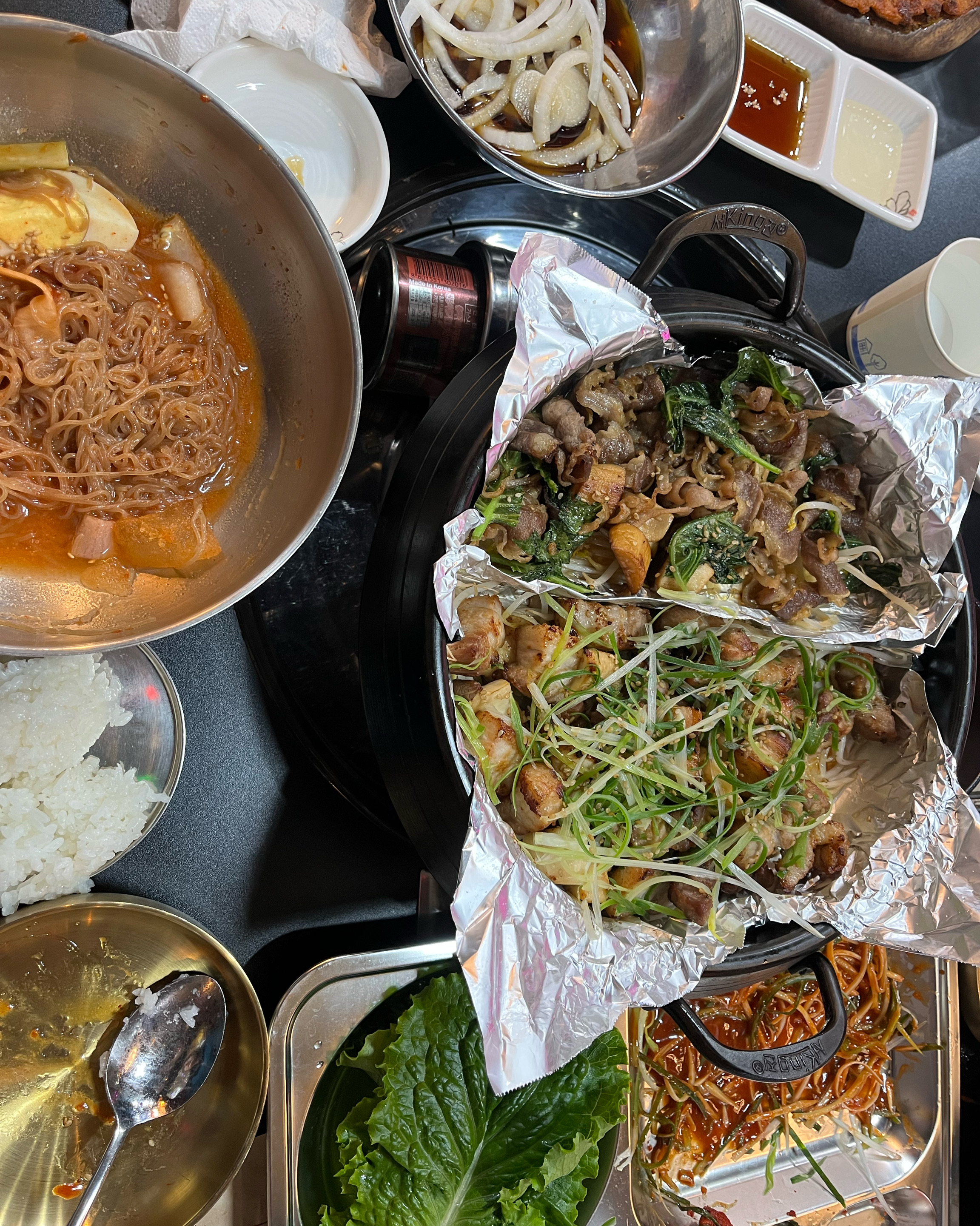 여기 메뉴 전부 대표 사진 그대로 나옵니다! 고기는 말할 것도 없는데 진짜는… 사이드입니다