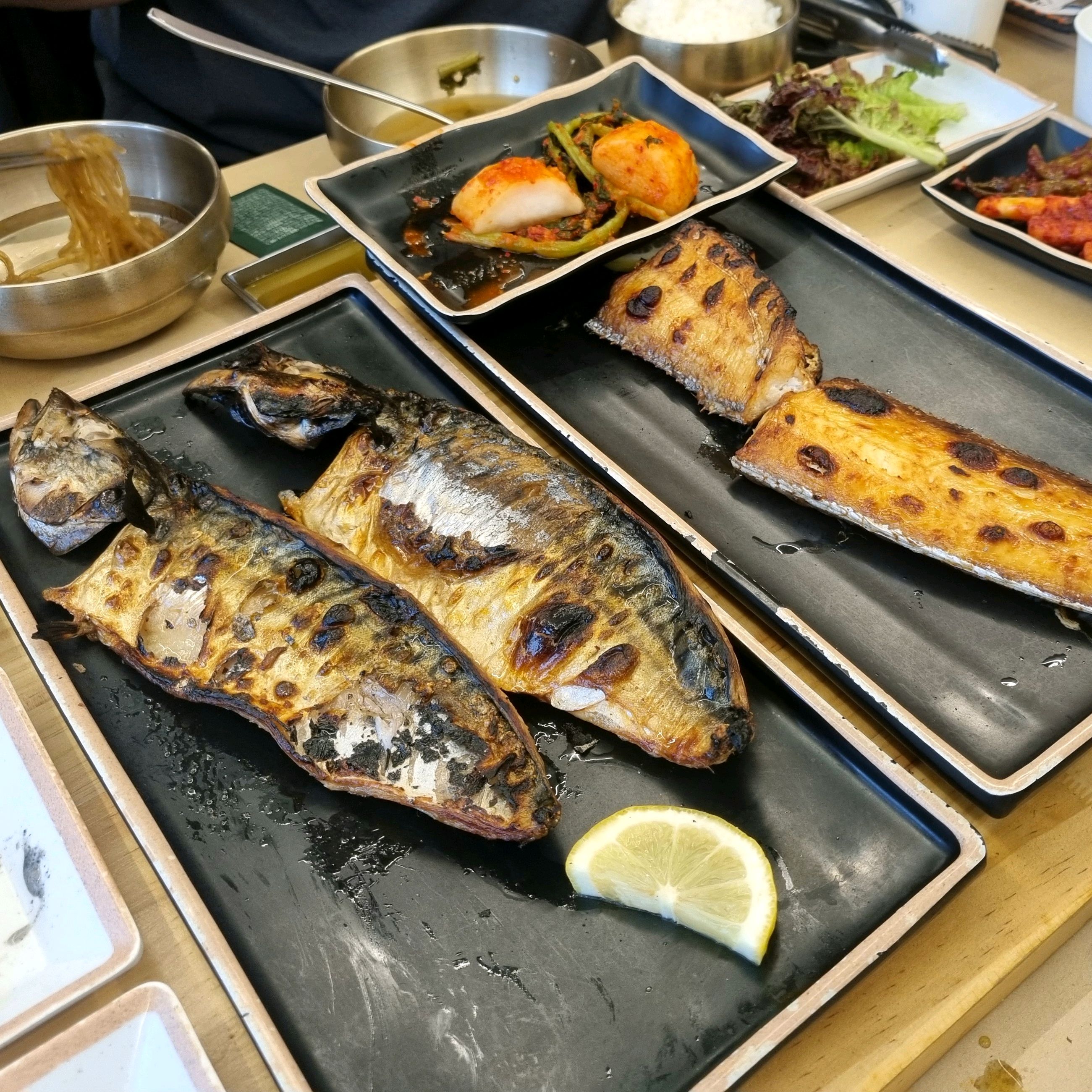 동네 근처에 생겨서 아이들과 다녀왔는데 첫방문 인상이 그다지 좋지는 않네요.. - 인천 맛집 자반고 인천계양점