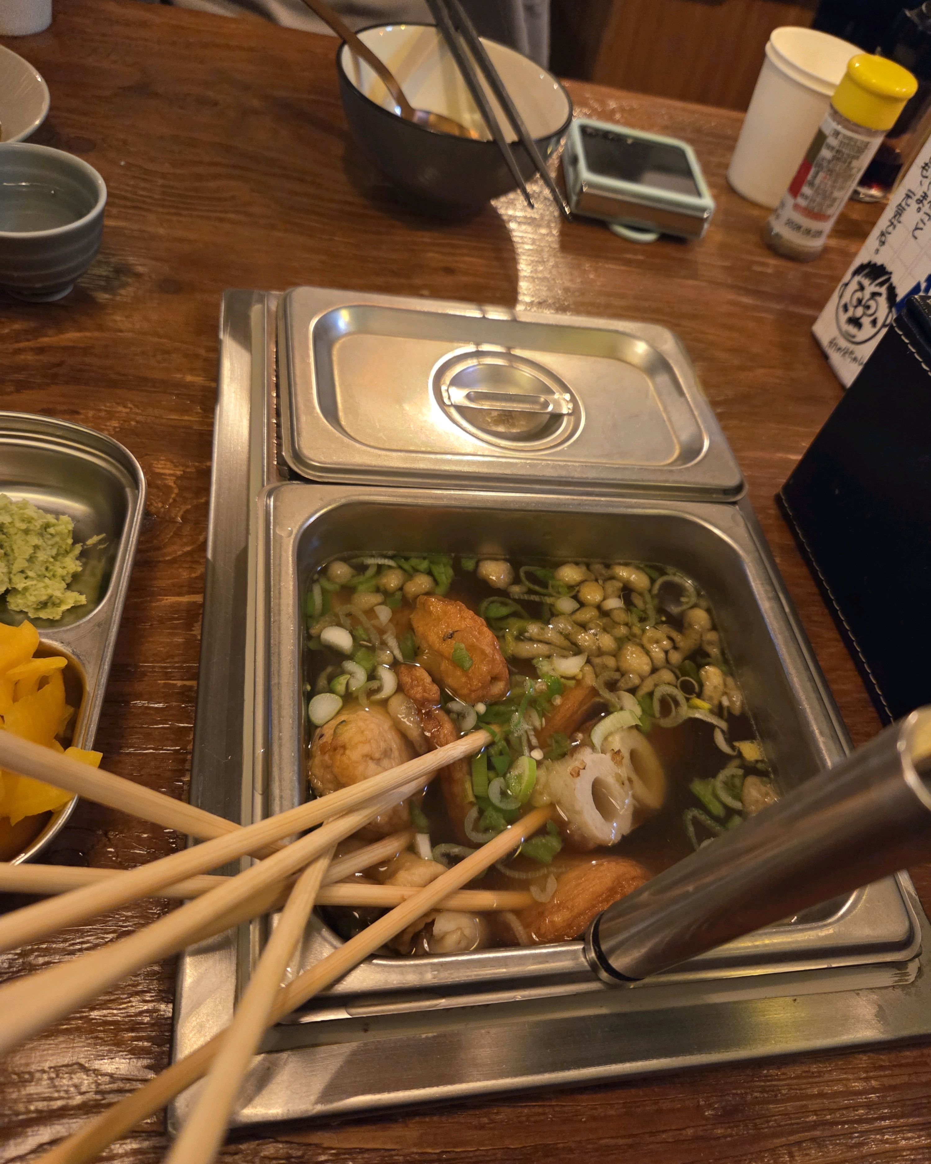 매번 방문하는데 프리미엄 오뎅은 정말 고급진 맛이에요 프리미엄오뎅이랑 명란구이는 우선 시키
