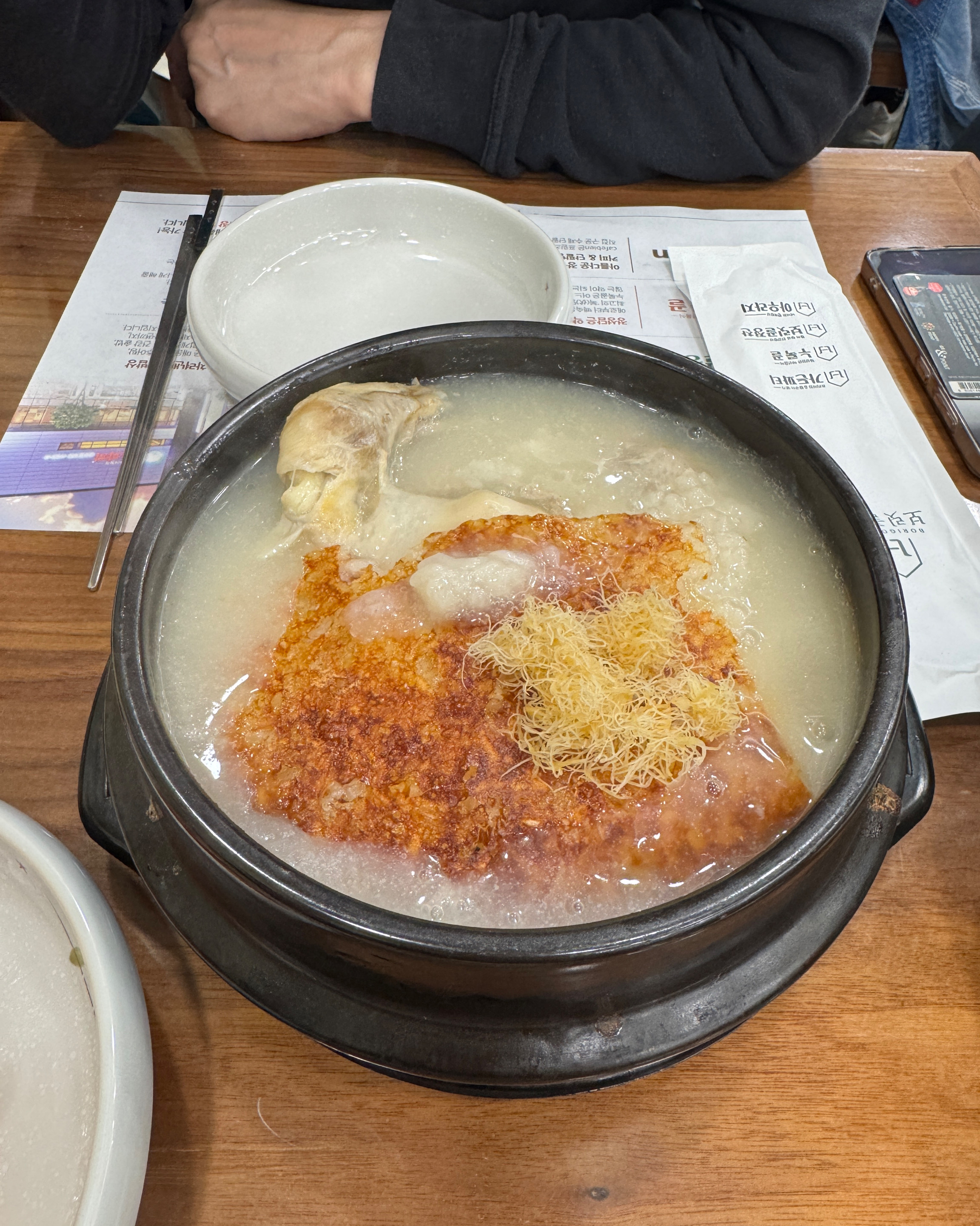 가든파티도 자주 이용하고 누룩골은 처음 와 봤는데 공간도 넓고 사람들도 친절하시고 삼계탕도