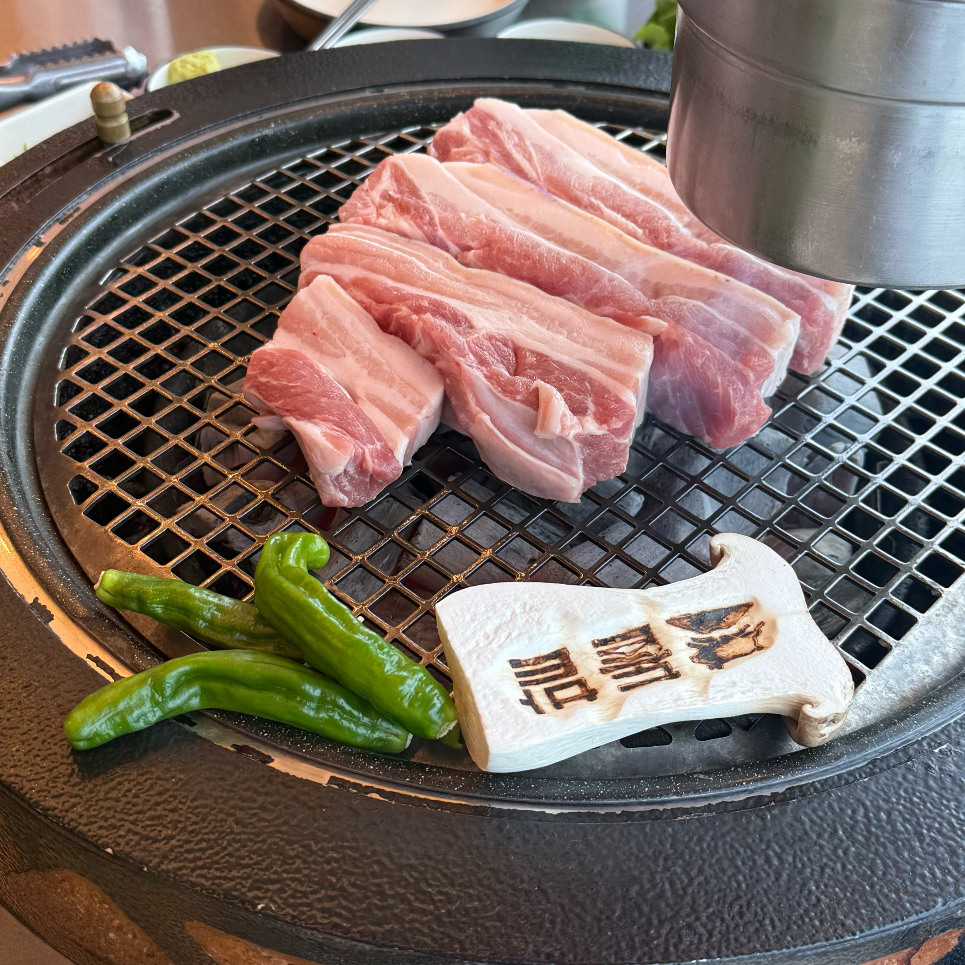 바다뷰가 너무 이뻐요!!! - 제주 맛집 돝밭 애월흑돼지