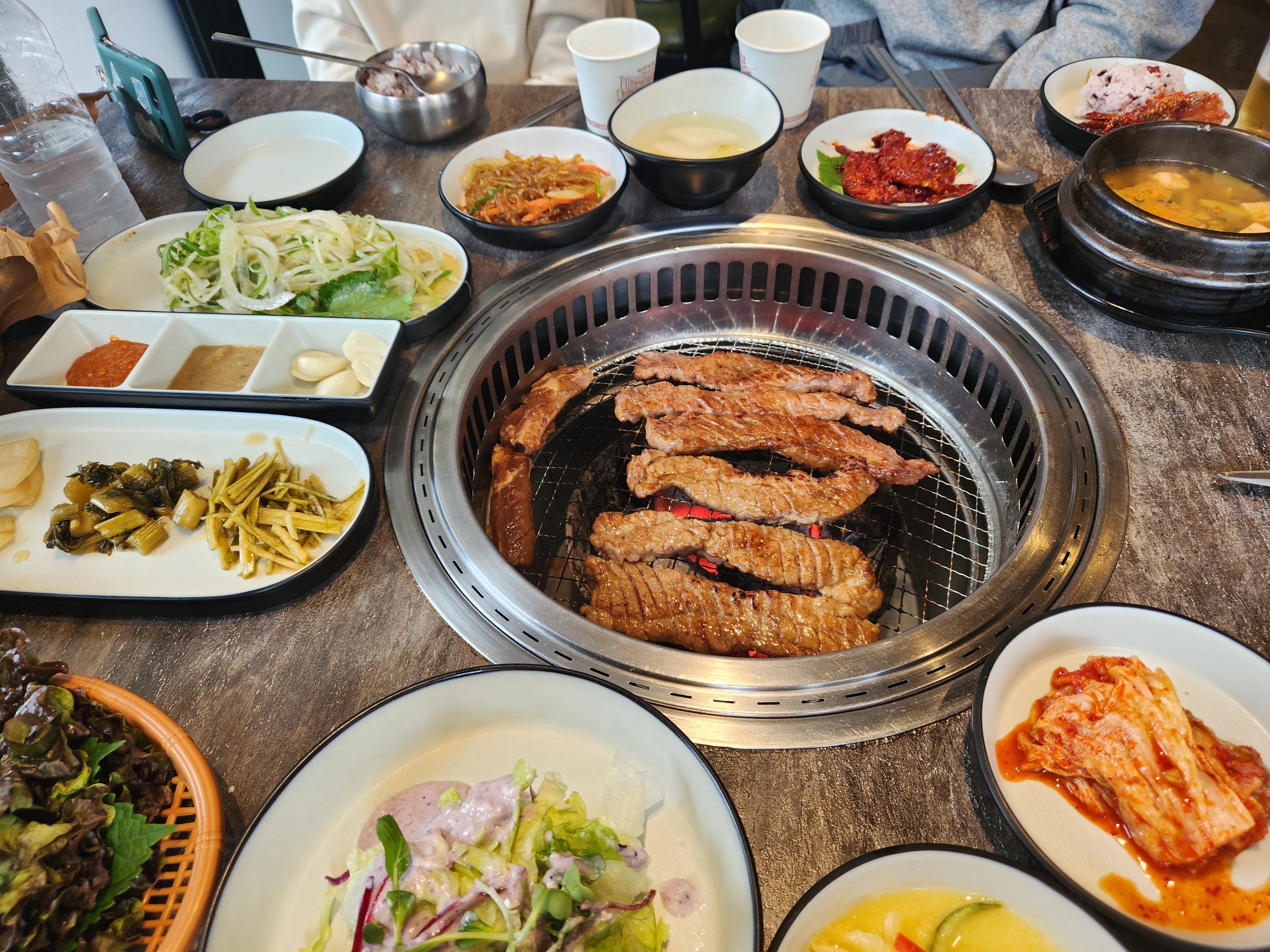 고기 구워주셔서 편하고 좋아요 - 인천 맛집 노천골 부평본점