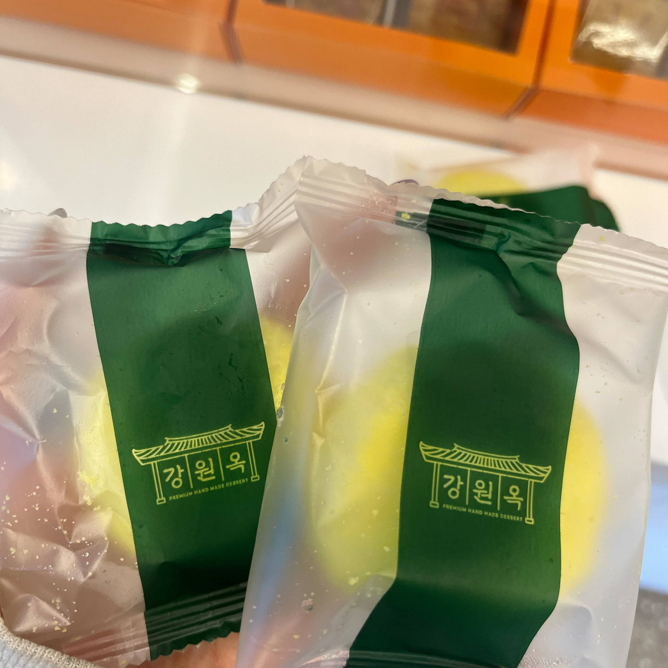 낱개로 구매할 수 있어서 너무 좋아용!! 먹어보고 맛있으면 더 사려고 낱개만 우선 구매해봤