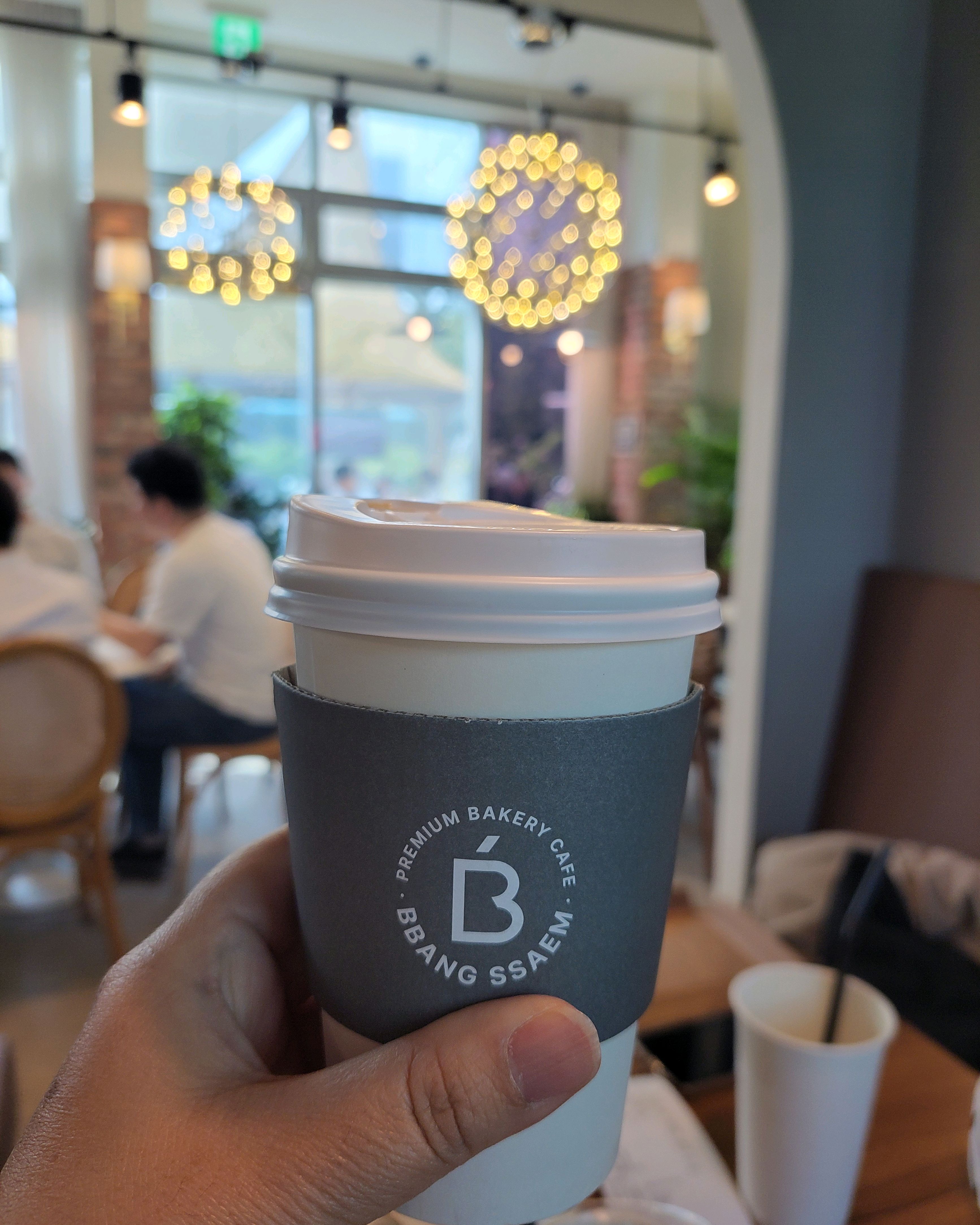 송도 카페 센트럴파크 뷰.최고예요. 커피랑 빵도 맛있어요 - 인천 맛집 빵쌤 센트럴파크점
