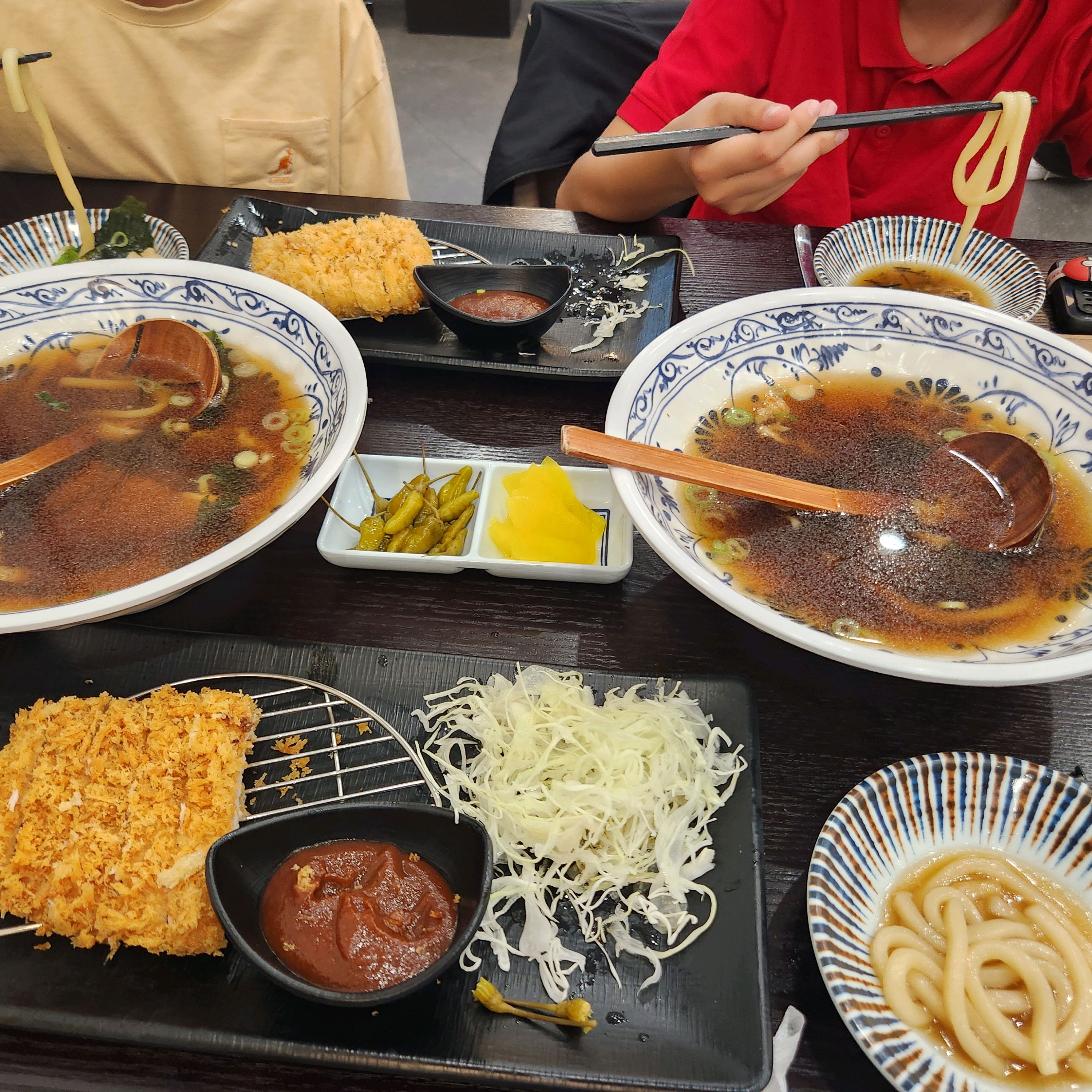 아이들이 너무 좋아하는 집이예요 우동과 돈까스 모두 맛있어요!! - 구파발 맛집 삼동소바 롯데몰 은평점