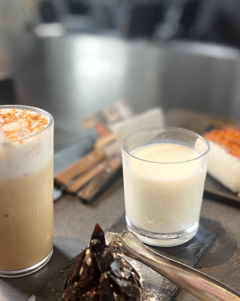 코코넛크림라떼와 소금우유 라떼를 마셔보았어요 ^^ - 제주 맛집 유동커피 소금공장점