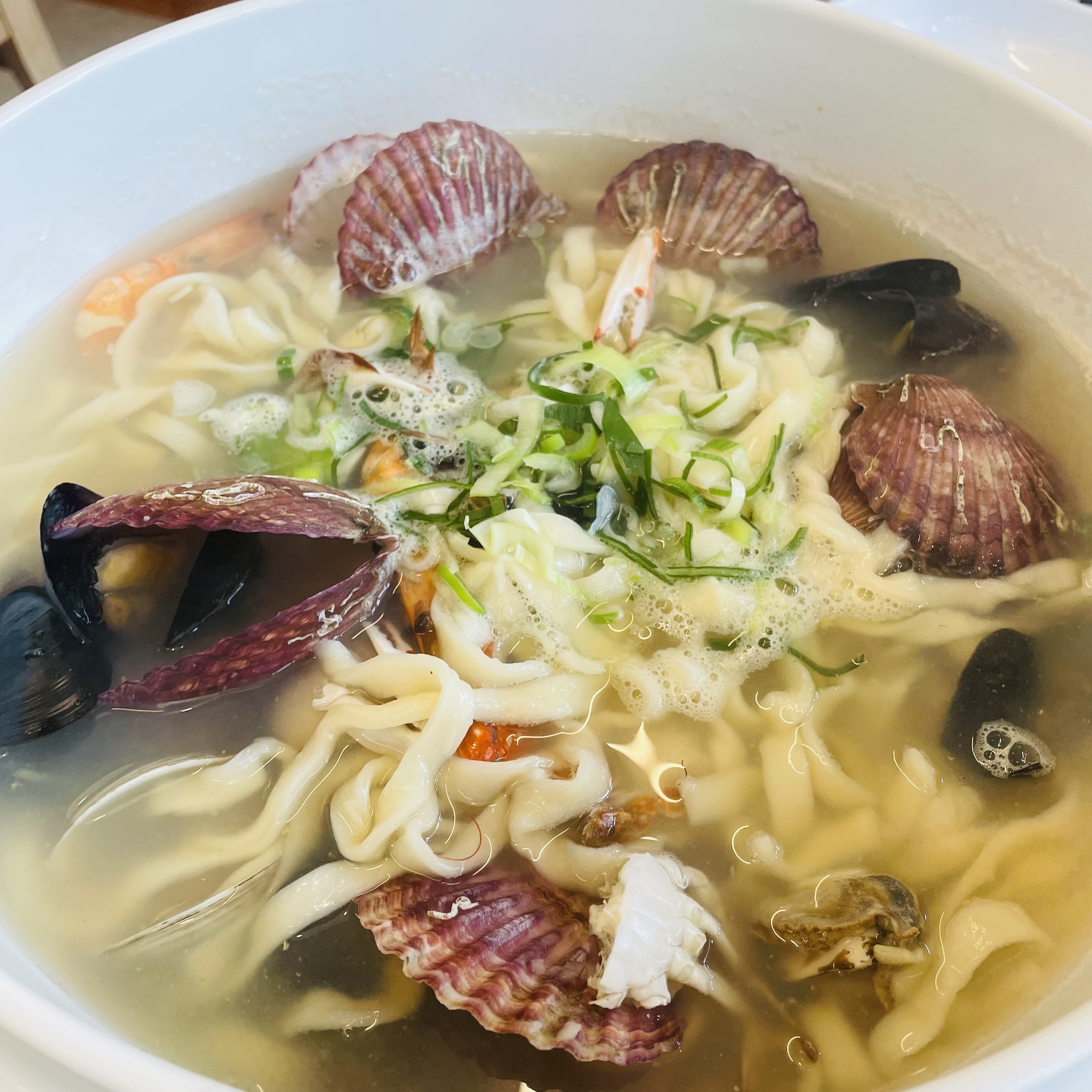 해물칼국수가 너무 땡겨서 찾아 보다가 리뷰도 좋고 맛있어 보여서 고민도 없이 바로 여기로