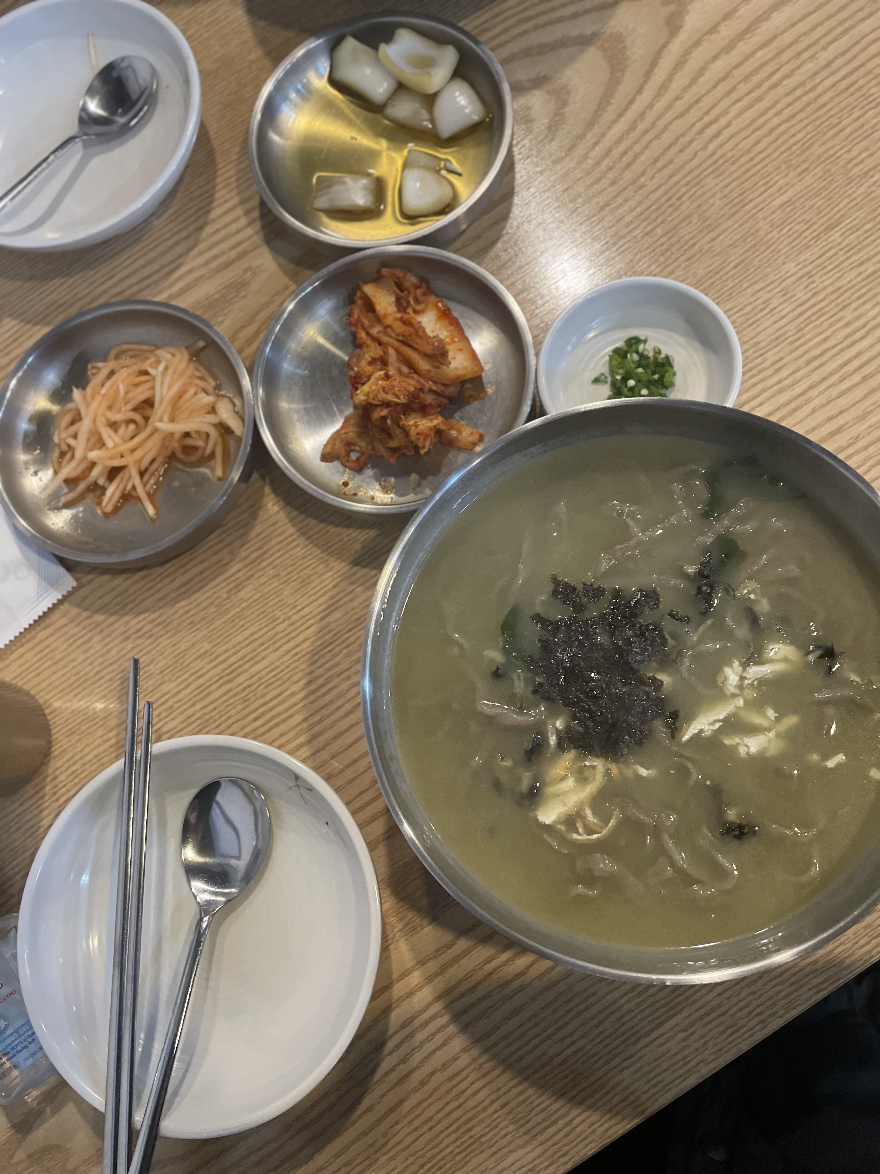 국물진하고 면발익힘 좋고 반찬 맛있고❤️ - 제주 맛집 중문수두리보말칼국수