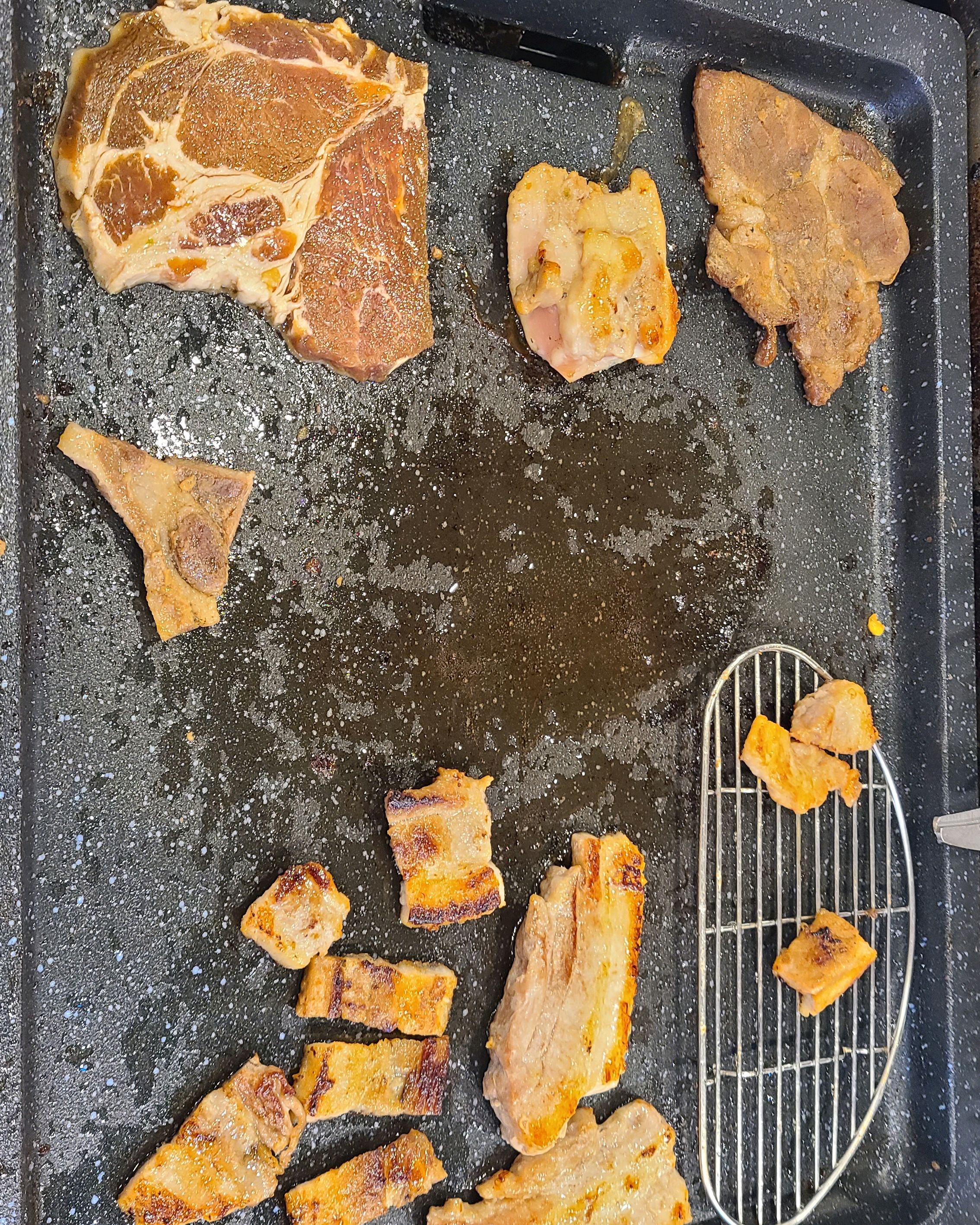 다양한 고기를 맛나게  먹을수 있어서 정말 좋아요 - 대전 맛집 춘천집무한닭갈비 대전은행점