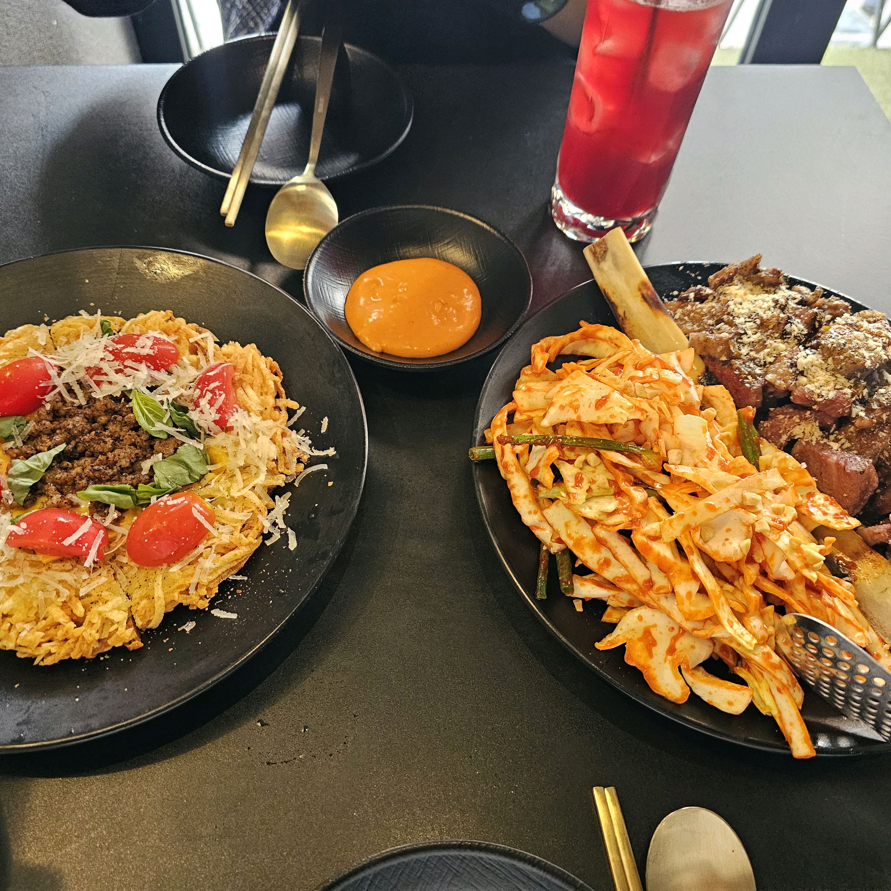 우대갈비 감자전 너무 맛있어요!!! - 압구정 맛집 리파인 가로수길점
