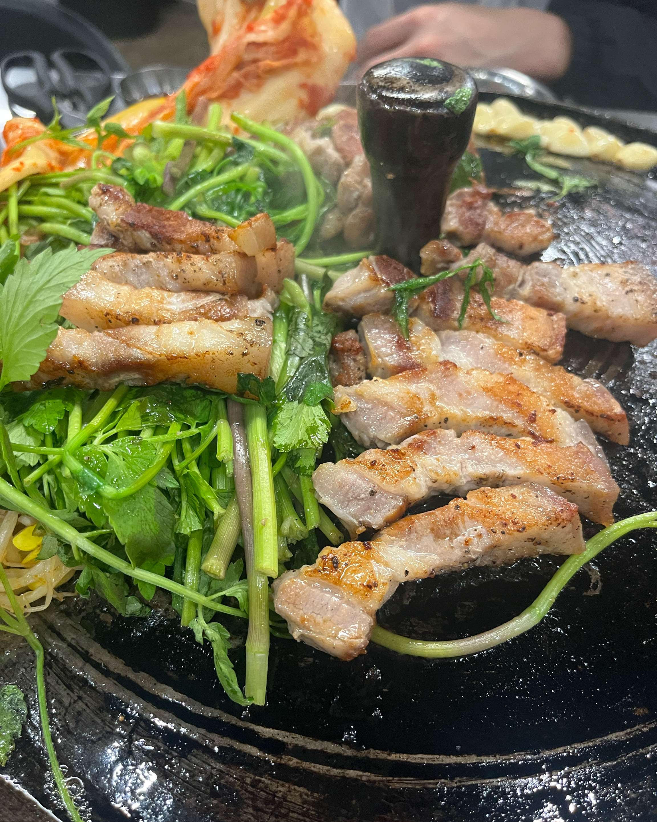 직원분들이 모두 친절하시고 고기 너뮤너무 마시쏘요❤️&zwj;🔥❤️&zwj;🔥❤️&zwj;🔥❤️&zwj;🔥 - 압구정 맛집 목구멍 가로수길점