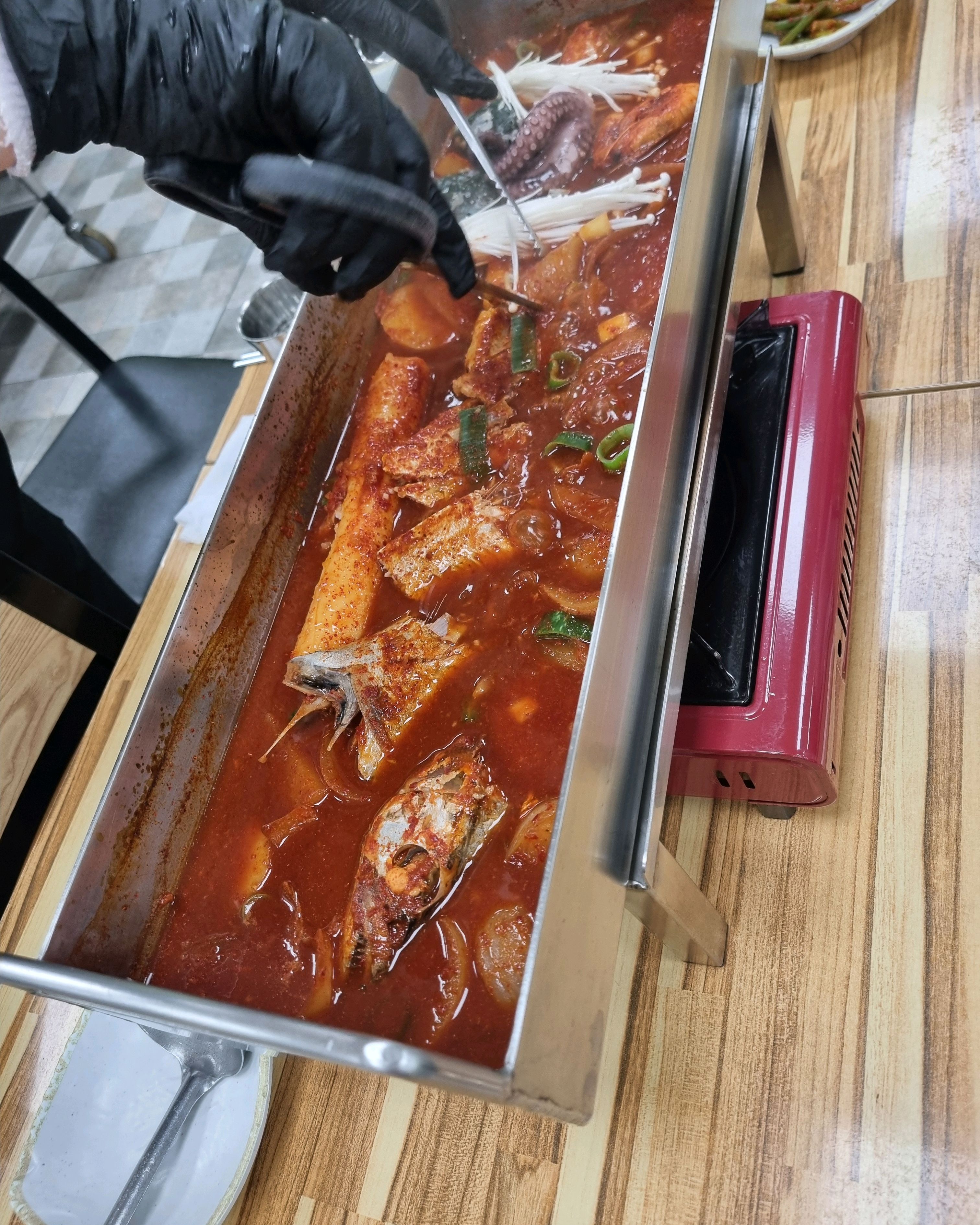 여행 중에 아이들이 배고파해 근처 식당으로 들어갔는데 - 제주 맛집 제주마당
