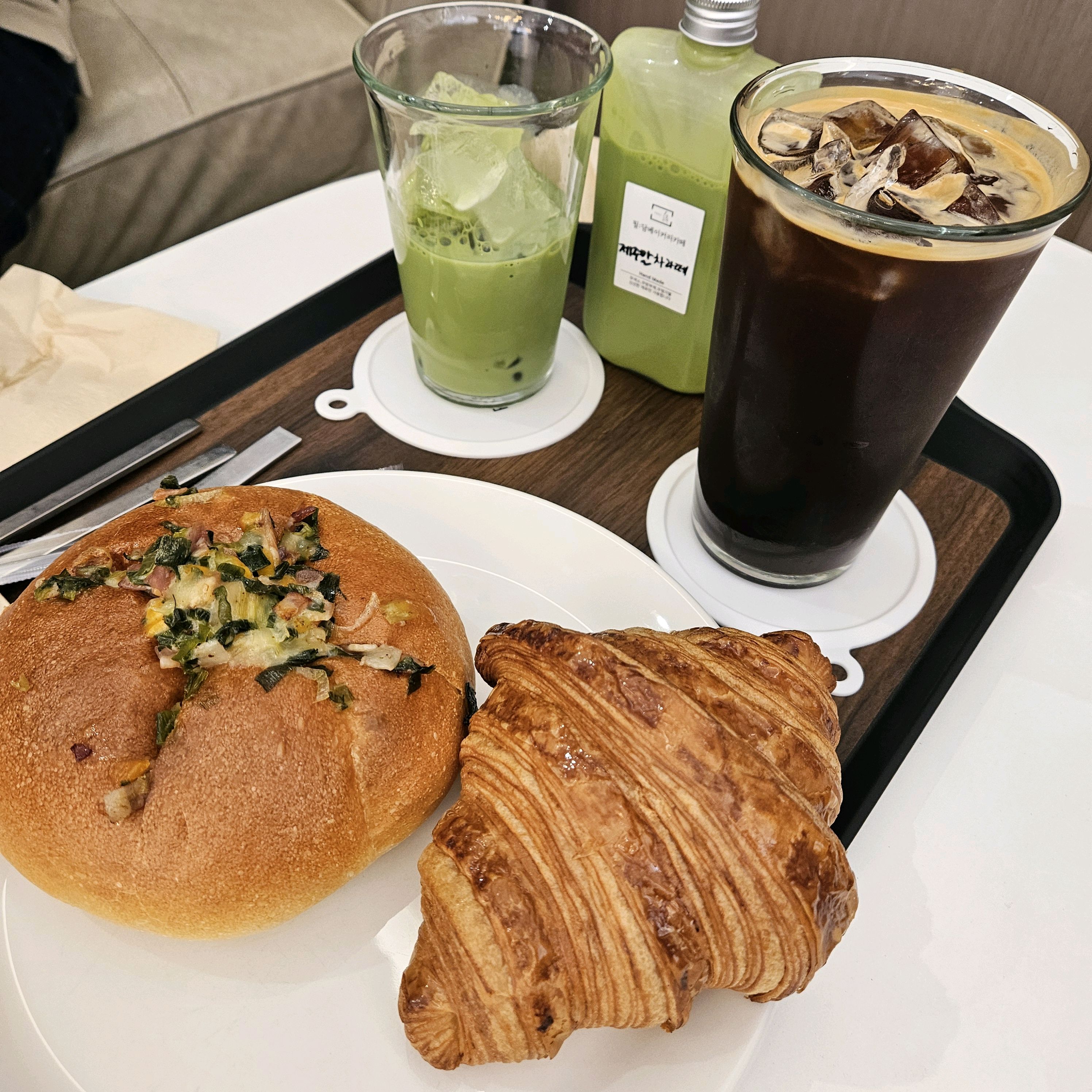 길가다 들렀는데 생각 보단 멋진 공간과 맛있는 빵,커피! 동네 맛집 발견해서 너무 좋네요.