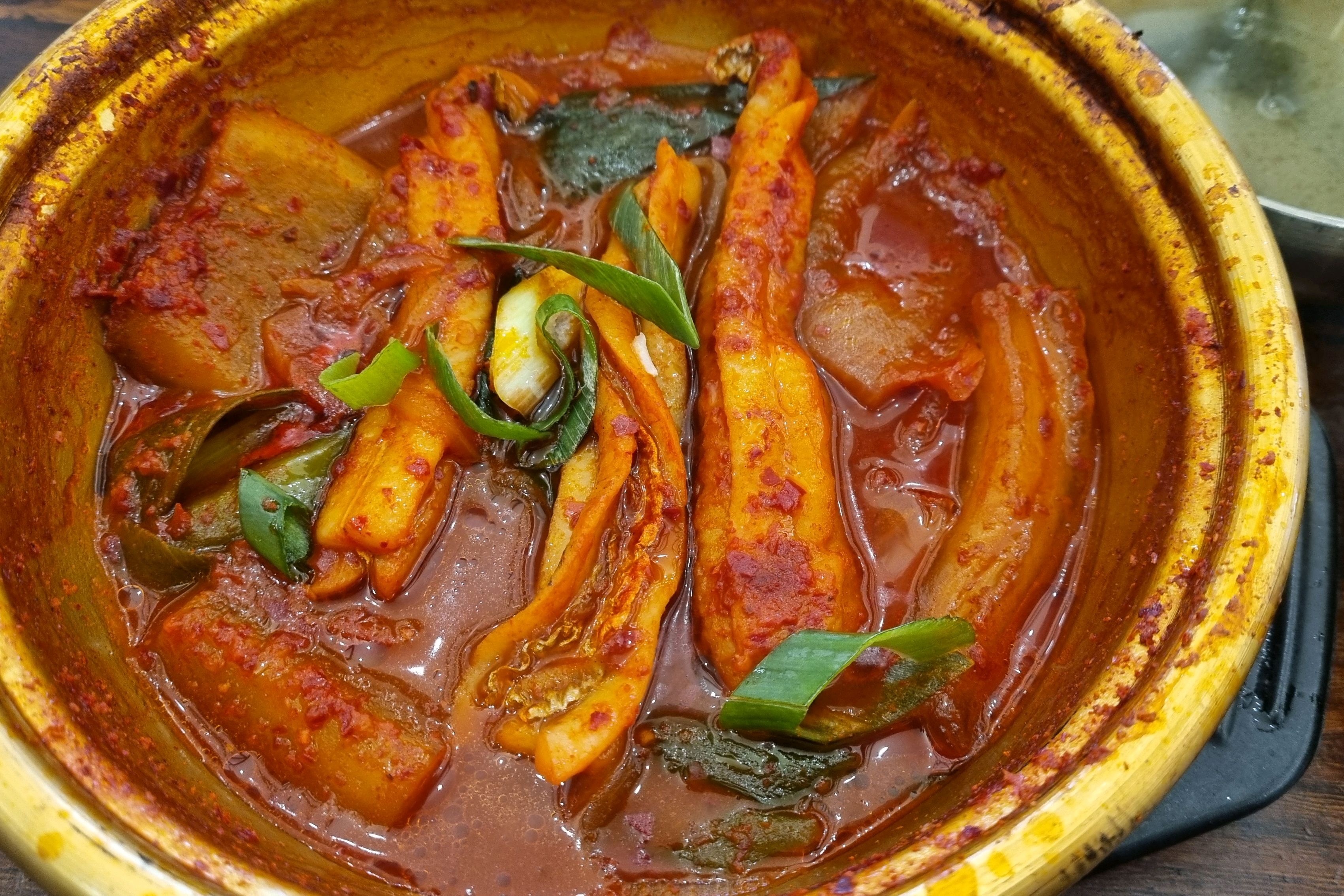제주도 순살갈치조림 맛있게먹고가요~ - 제주 맛집 바른갈치 제주공항본점