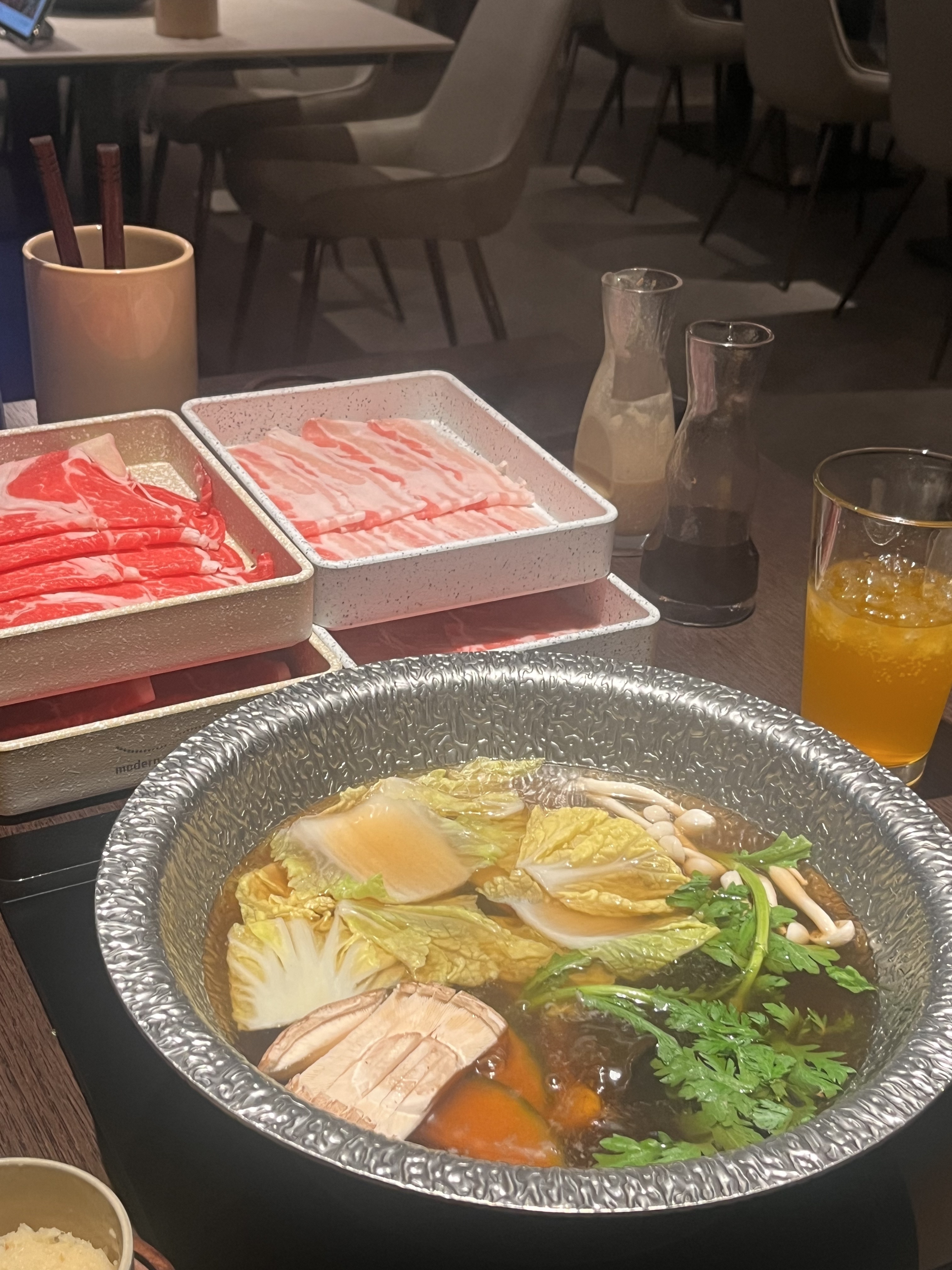 진짜 제가 지금까지 먹었던 샤브샤브중에 제일 맛있어요👍🏼그리고 직원분들 다 친절하세요.😚 - 강남맛집 모던샤브하우스 GFC점
