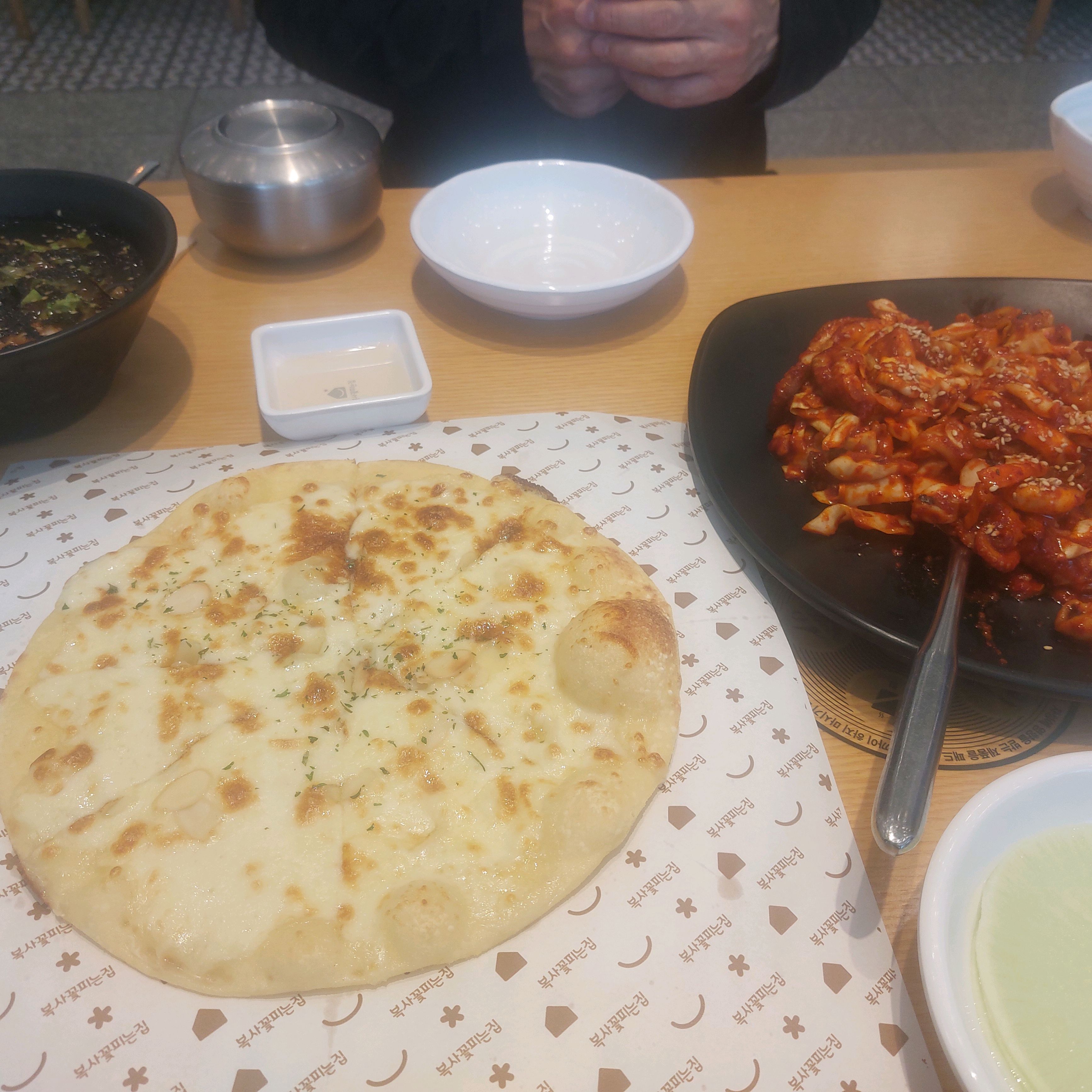 세트메뉴 내용도 푸짐하고 쭈꾸미 보통맛 적당히 맵고 맛있어요~~ - 인천 맛집 복사꽃피는집 청라점