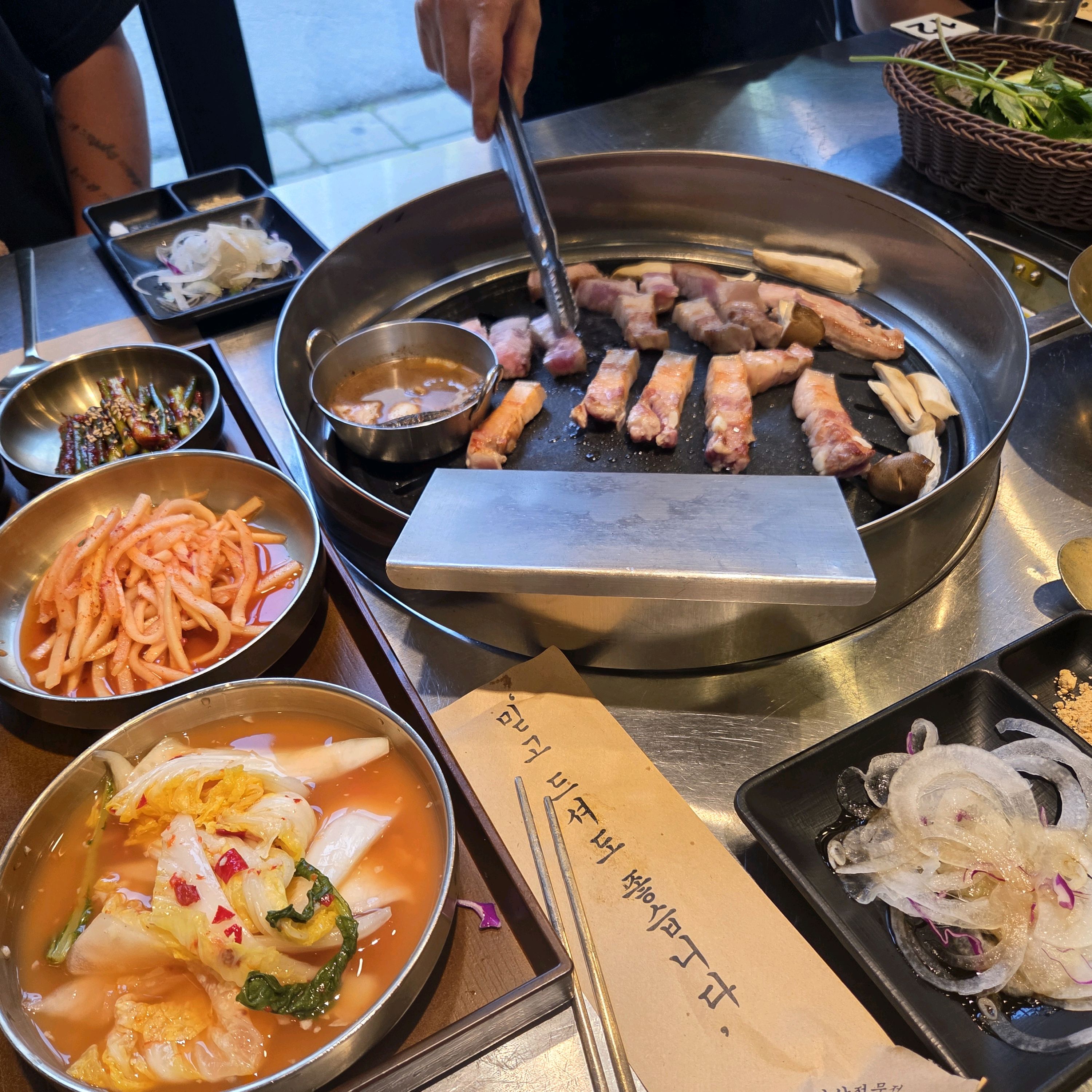 삼겹살중에서는 돈모닝이 최고인것 같아요! - 대구 맛집 돈모닝 수성못 본점