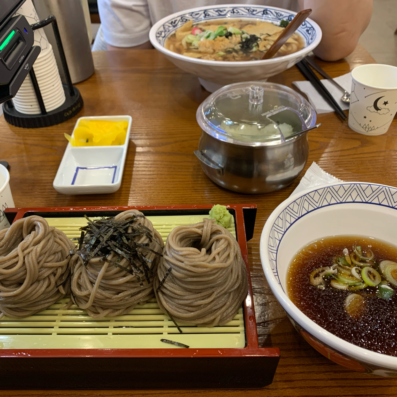 시원한 소바 먹고 싶어서 방문했는데 너무 맛있고 깔끔해서 좋았어요. 일요일 저녁시간 대기