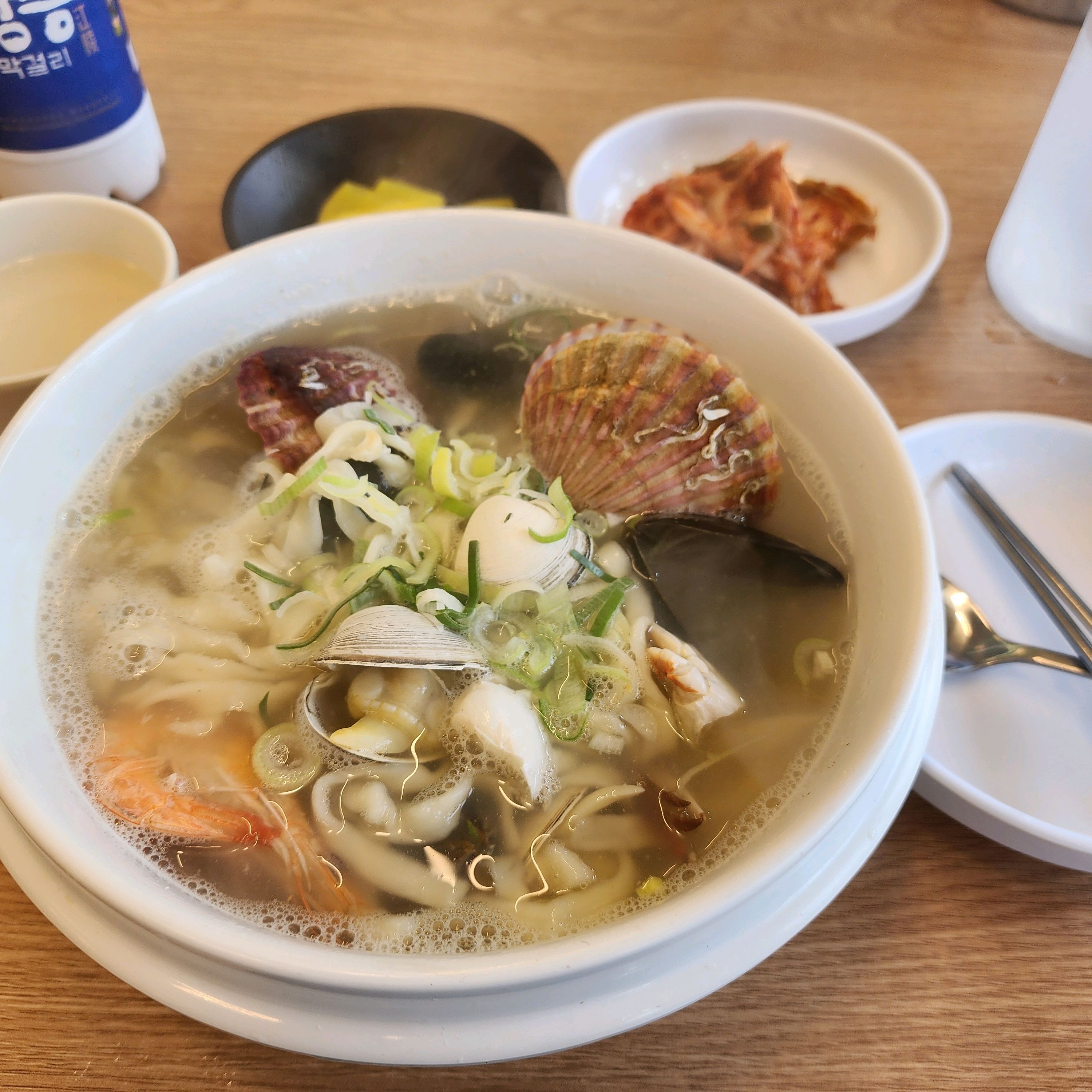 우연히 지나가다 늦은 점심 먹으러 들어간곳 양도많고 맛있었어요~~다음에 여행오면
