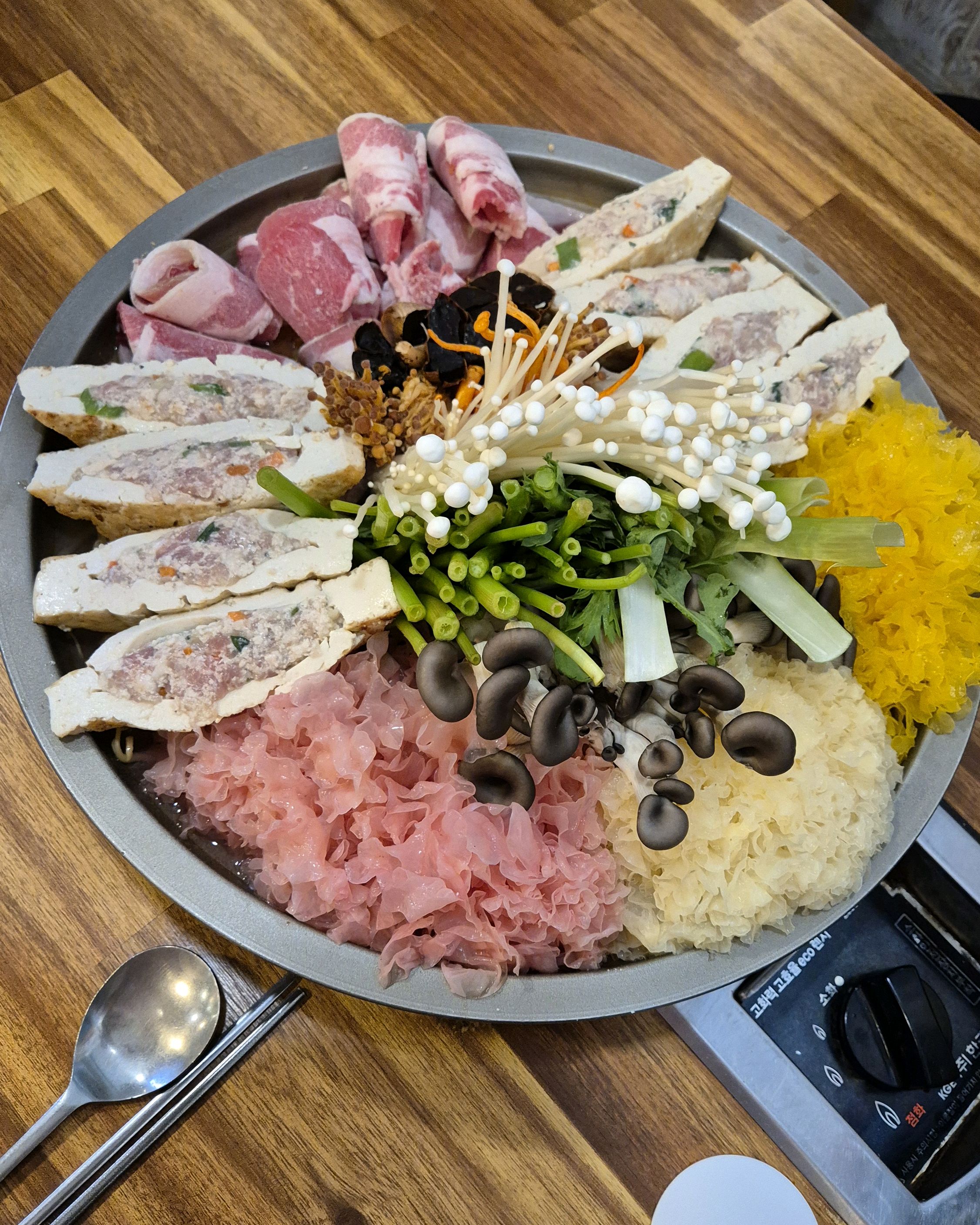 계족산 황톳길 맨발 걷기후 - 대전 맛집 매봉식당 계족산본점