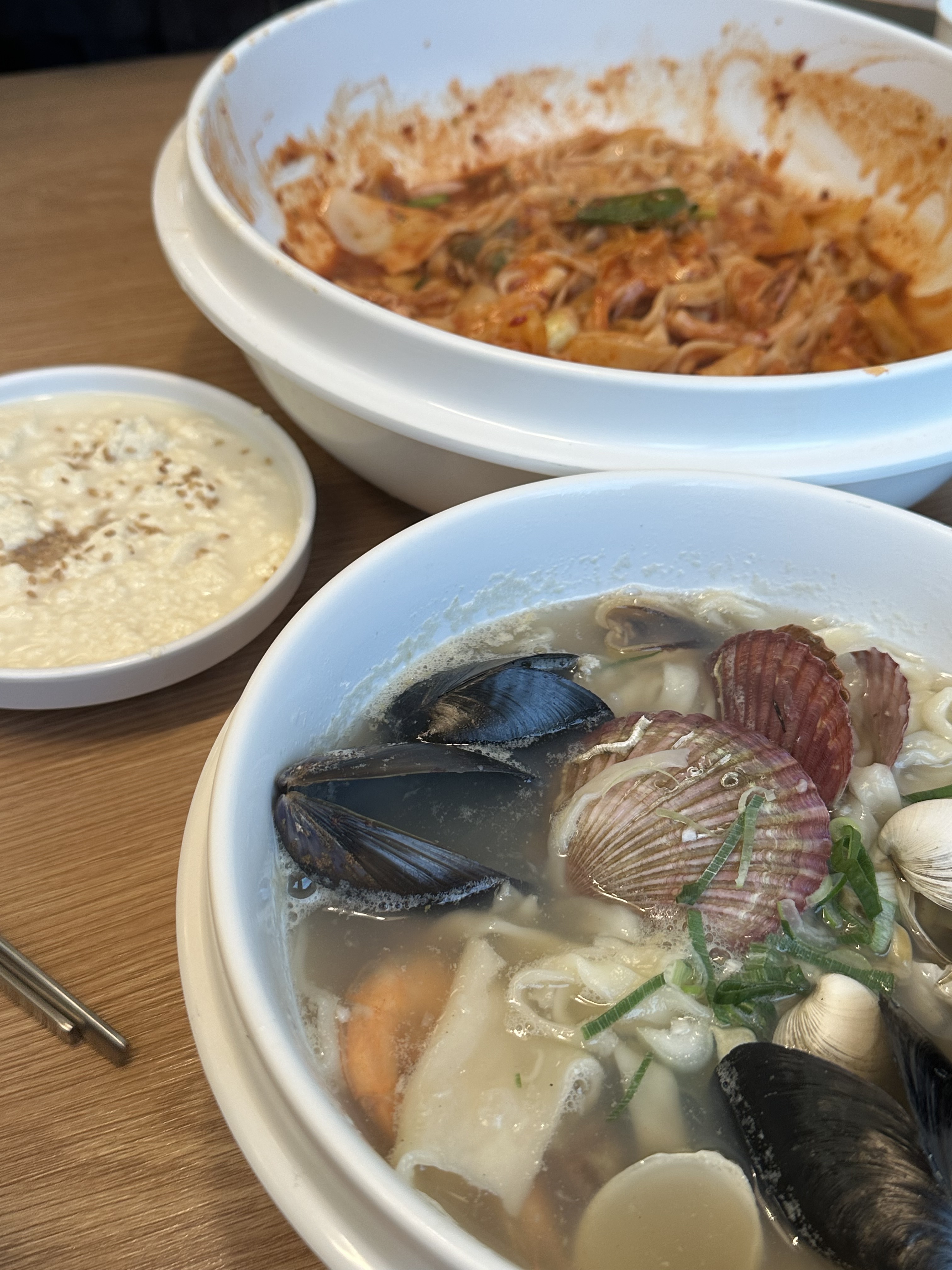 해물칼국수 국물 너무 맛잇구요! - 경포대 맛집 강릉칼제비 강릉본점