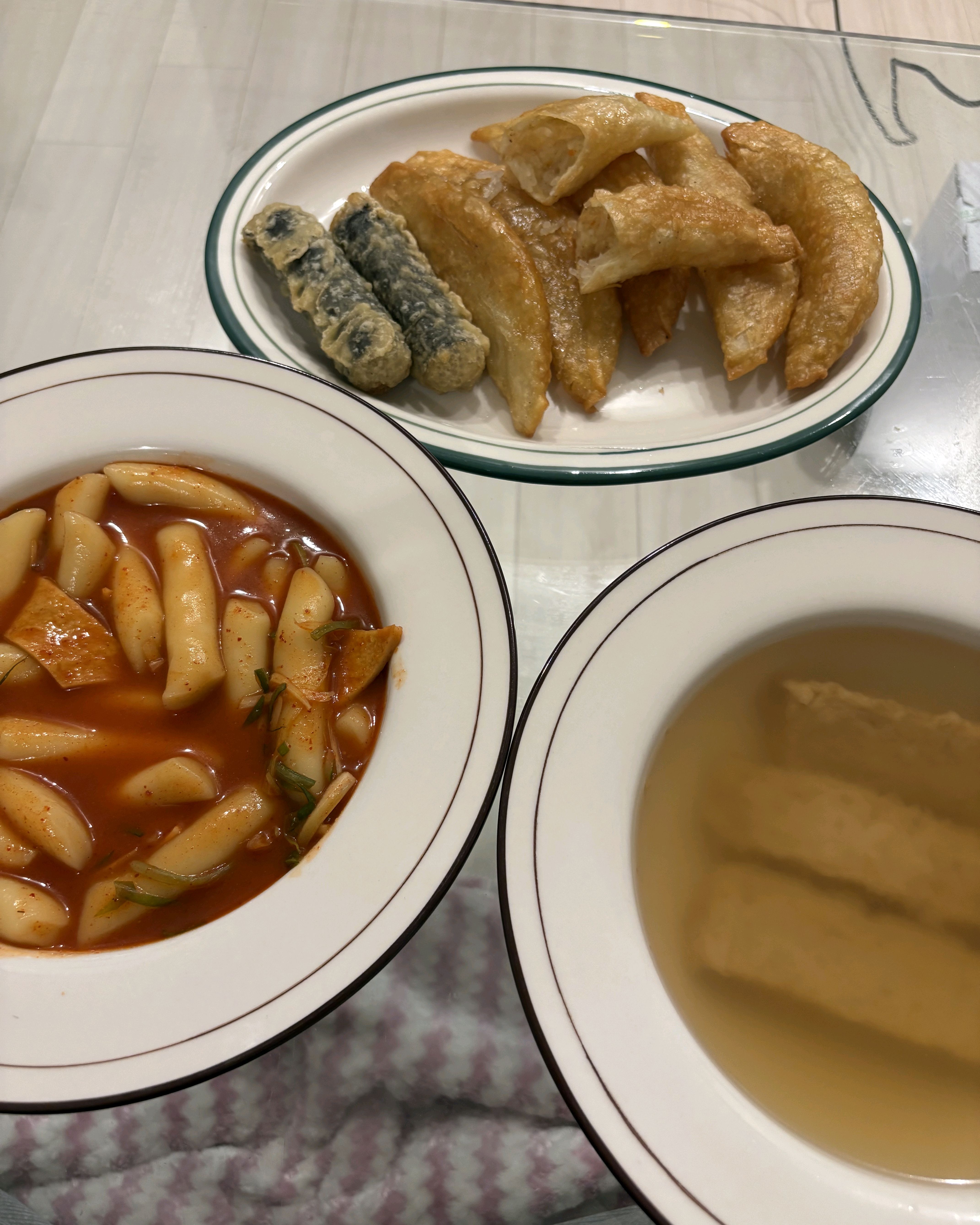 안녕하세요 사장님 일요일에 사회인야구 이기고 떡볶이 포장해갔던 사람입니다!!! 처음 전화