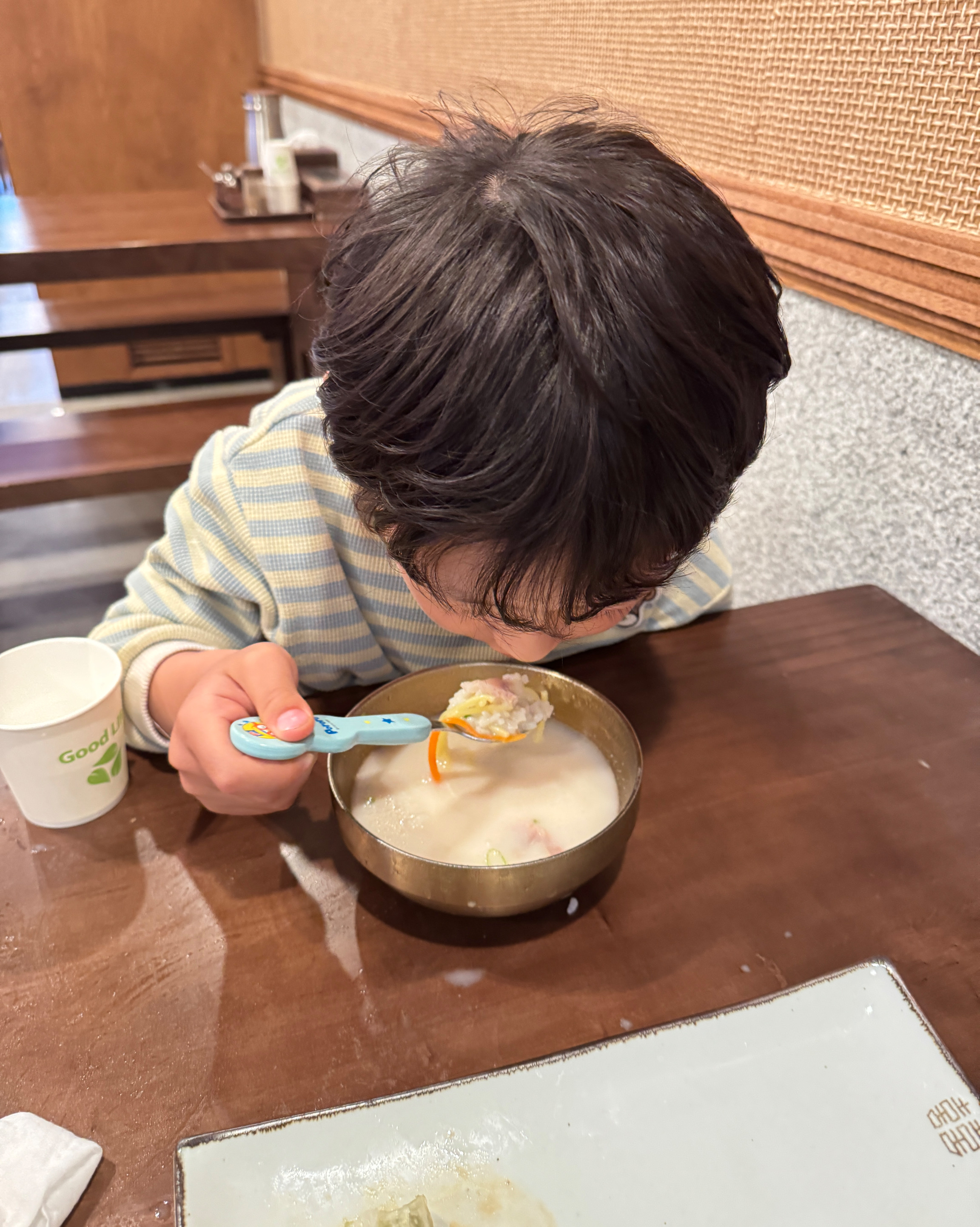 아이둘 데리고 저녁시간에 방문했어요. - 제주 맛집 장수국수 본점