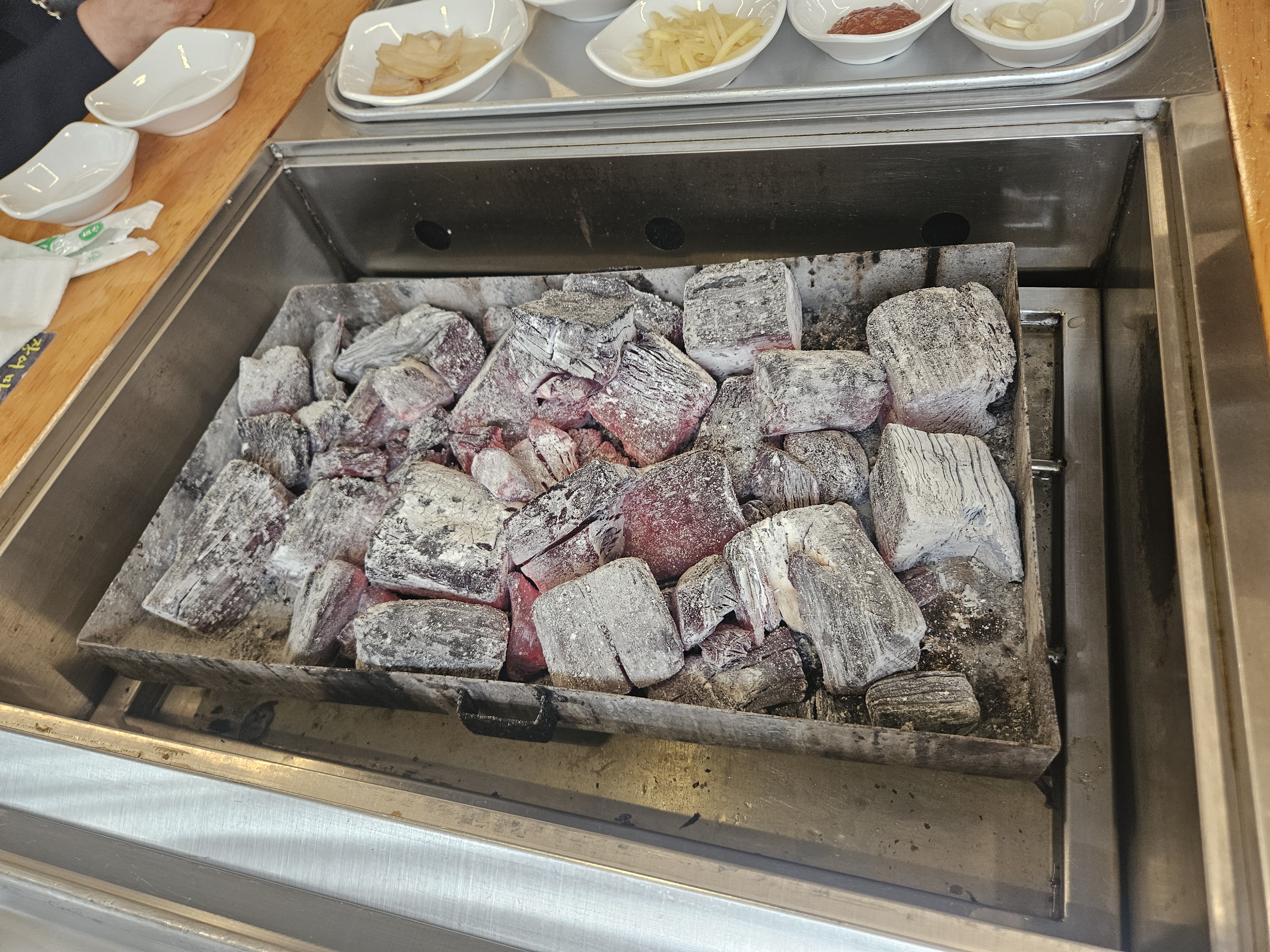 부모님께서 강추하셔서 오게 되었는데~ 너무 맛나요ㅎ 넓어서 굽기도 좋고 편해서 더 맛나게 