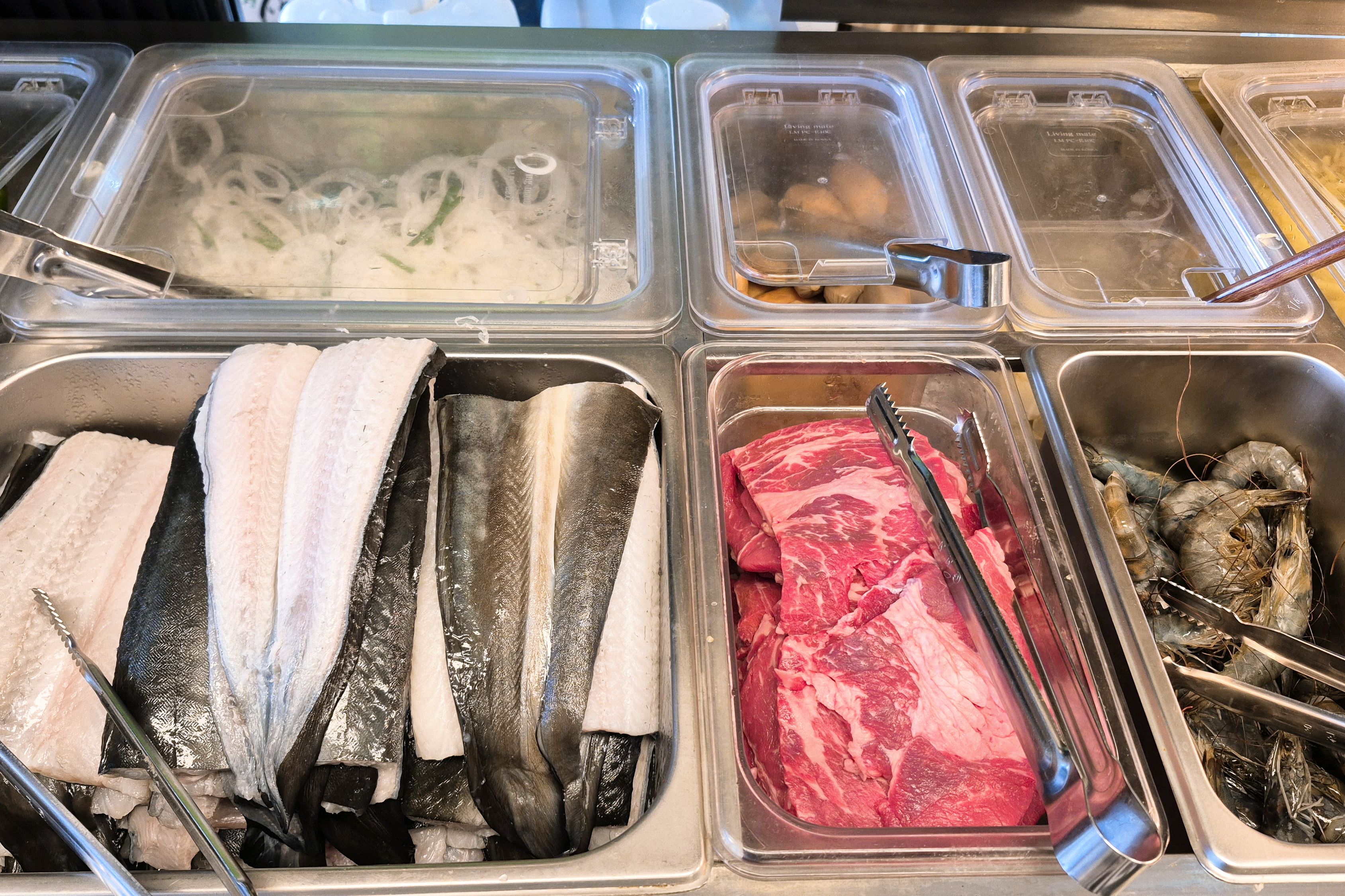 무한리필로 장어랑 소고기까지 가성비 최고예요! 품질도 좋고 맛도 기가 막히네요ㅋㅋㅋ 사이드
