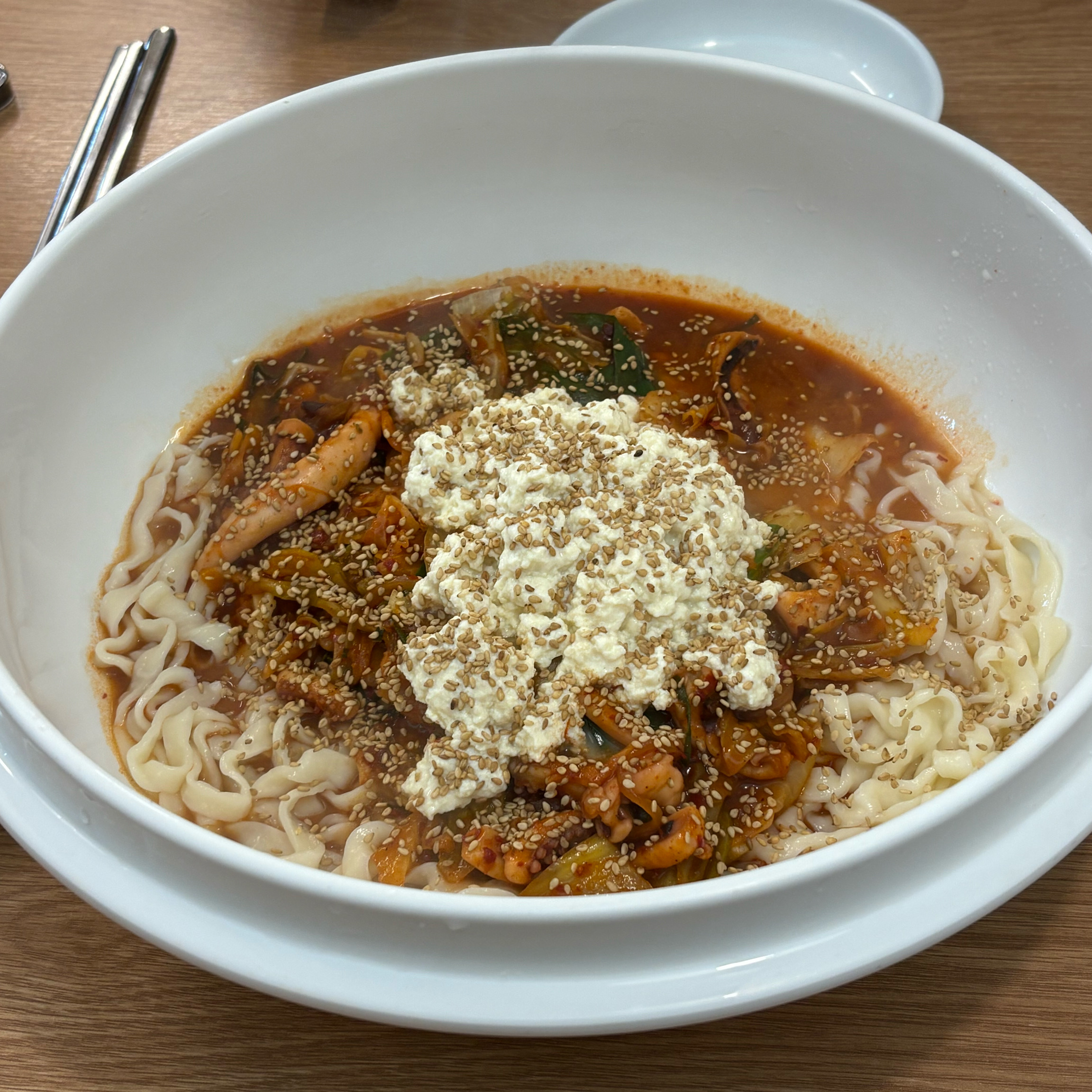 맛있었어용~~ 다만 좀 매우니까 어린아이들은 못먹을 것 같아요! 순두부있는거 꼭 드세용 맛