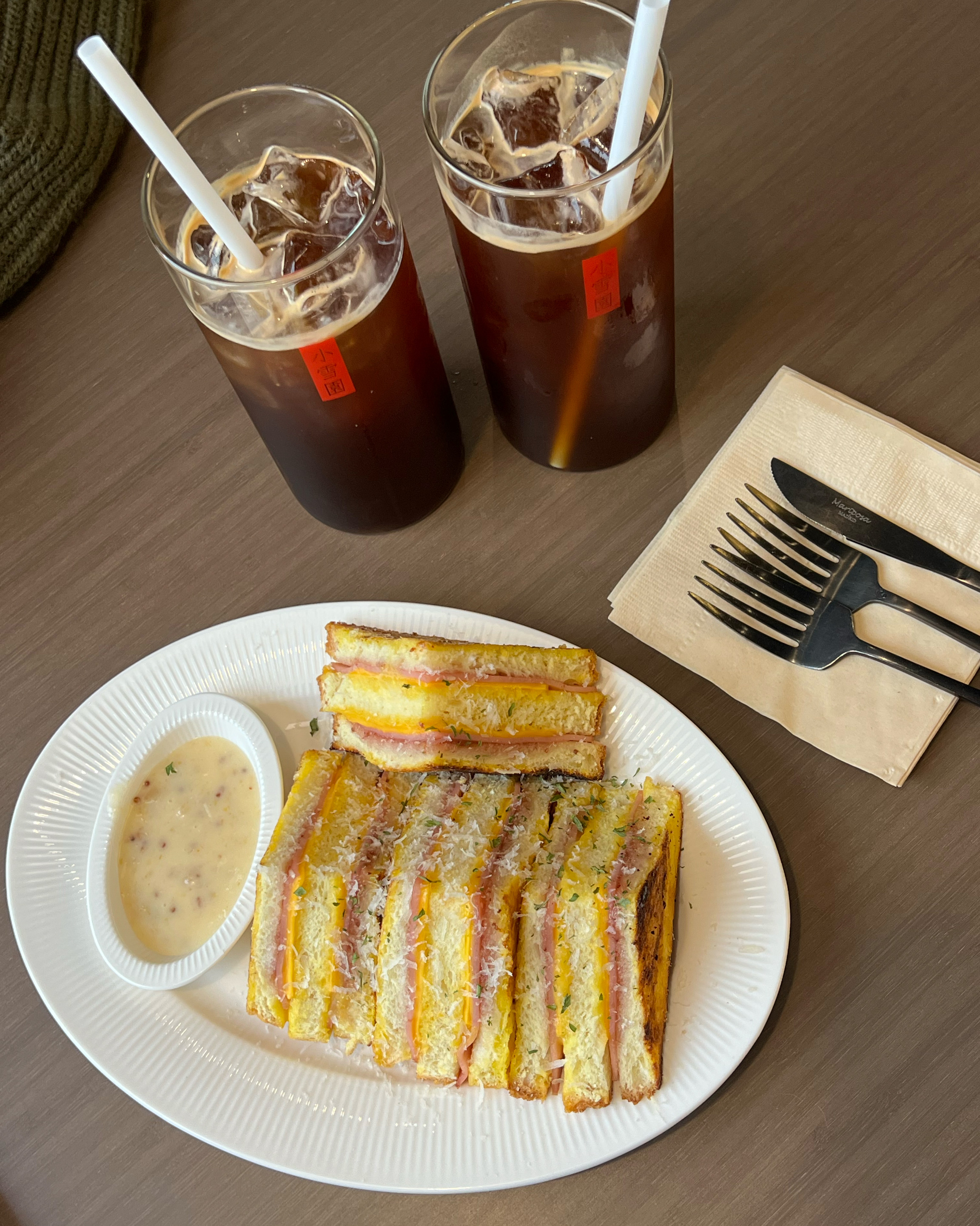 공간마다 너무 예쁘고 특히 야외공간 푸릇푸릇 너무 좋아요~ 강아지랑 왔는데 펫티켓 지키면서