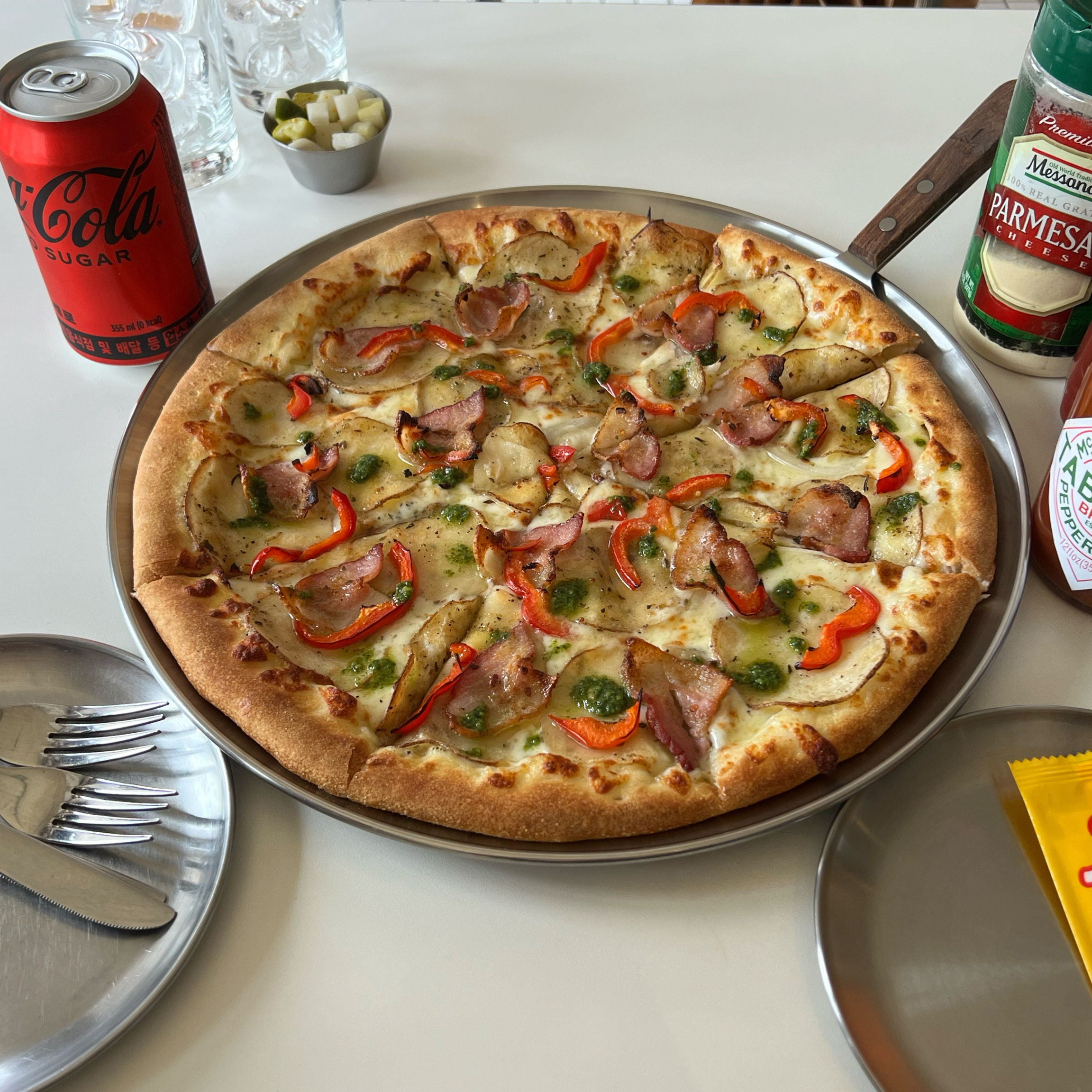 자극적이지 않고 너무 맛있어요!!동생도 데려오고 다른 친구도 데려와서 또 먹으러 오겠습니다